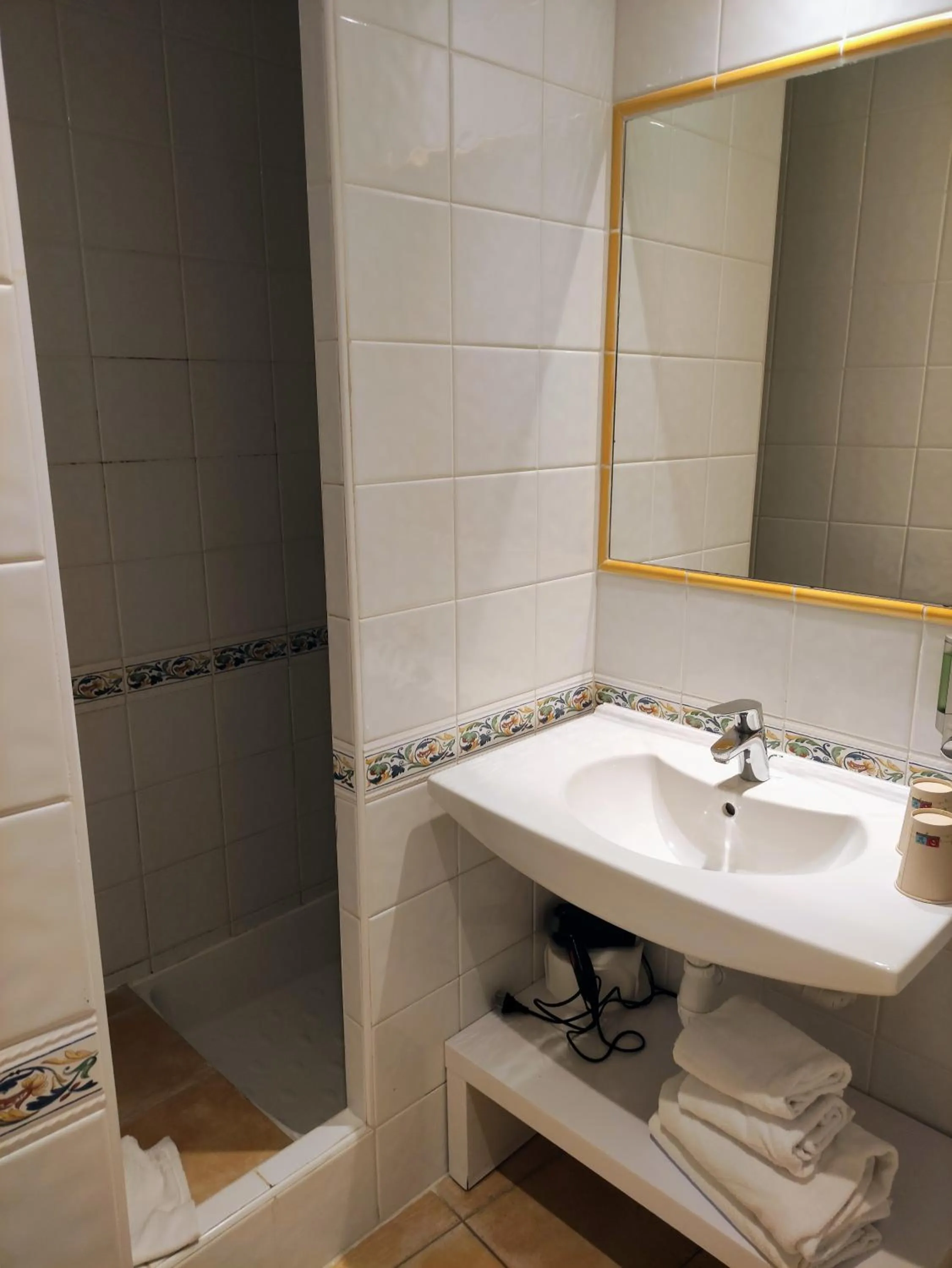 Bathroom in Hotel Le Golfe