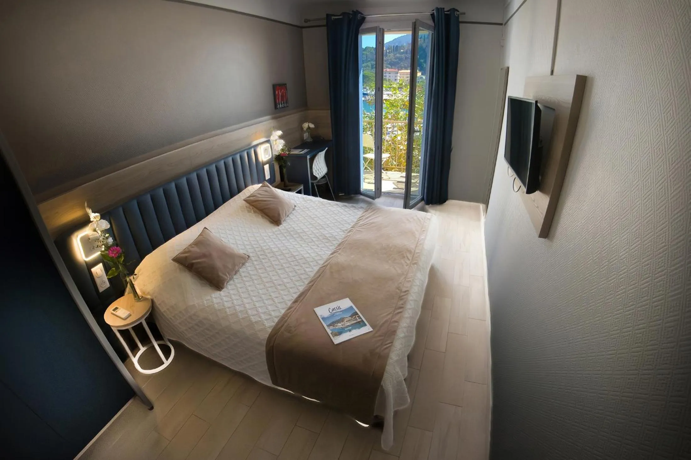 Sea view, Bed in Hotel Le Golfe