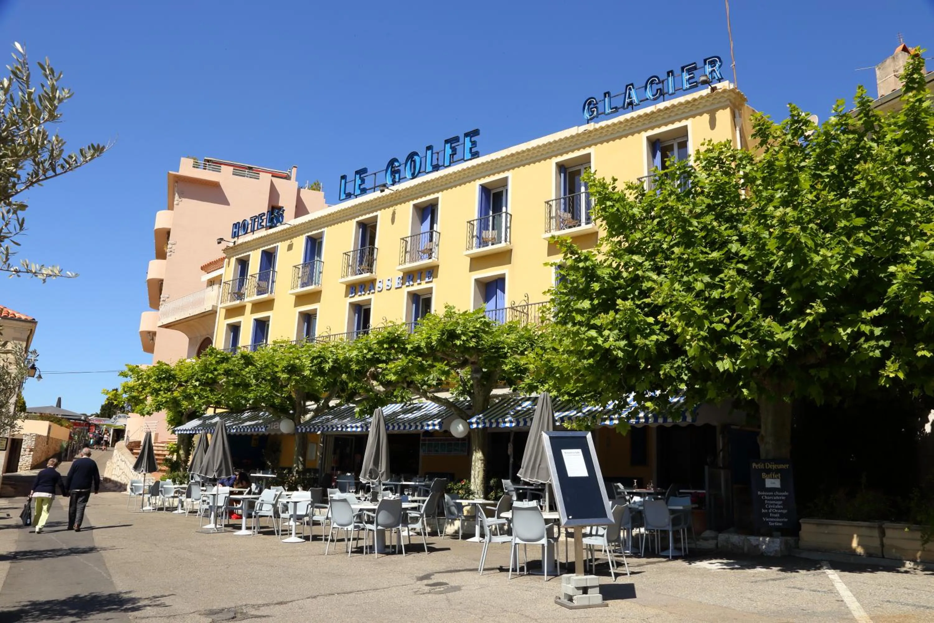 Property building in Hotel Le Golfe