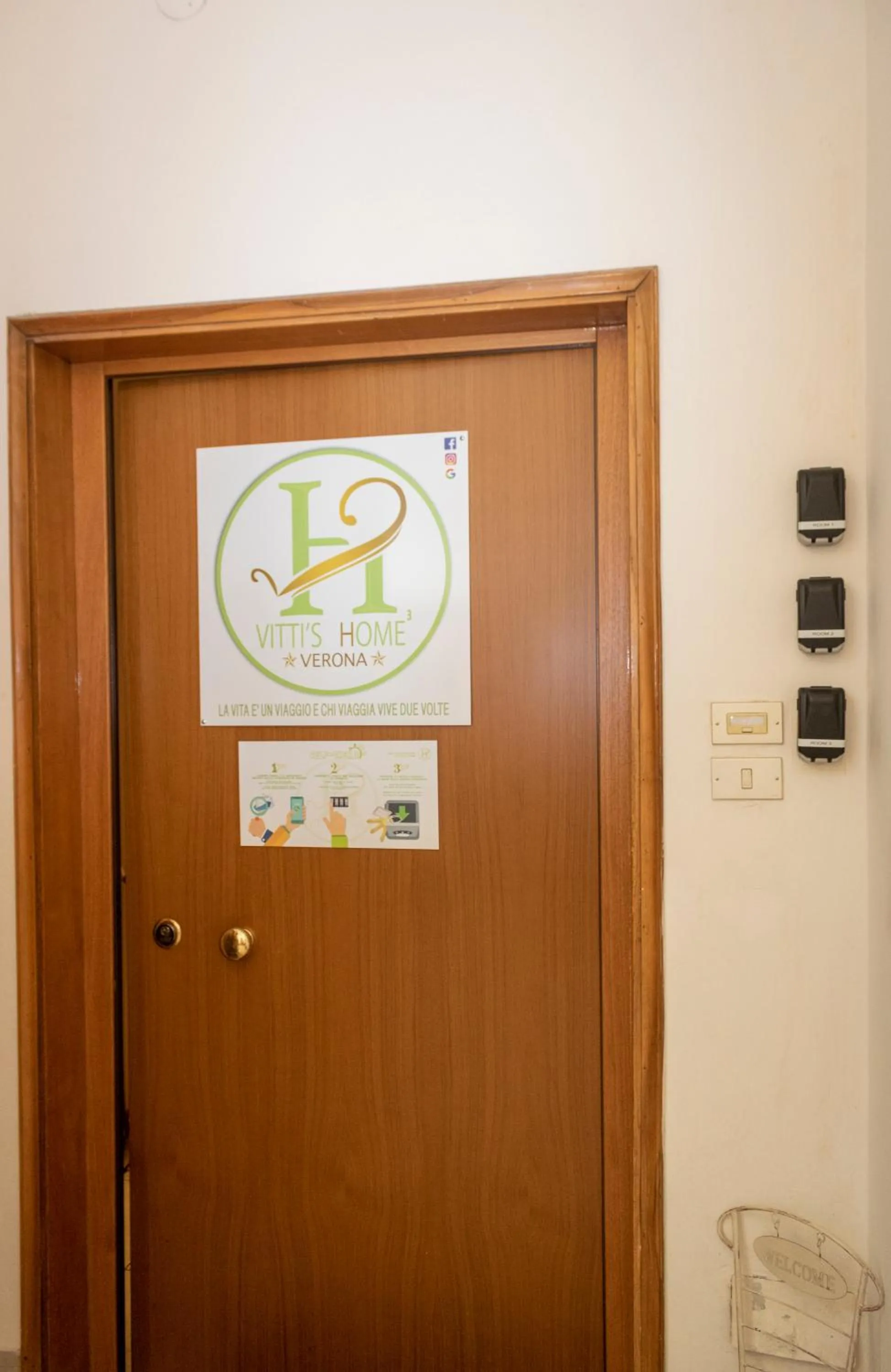 Facade/entrance in Vitti's Home Verona 3