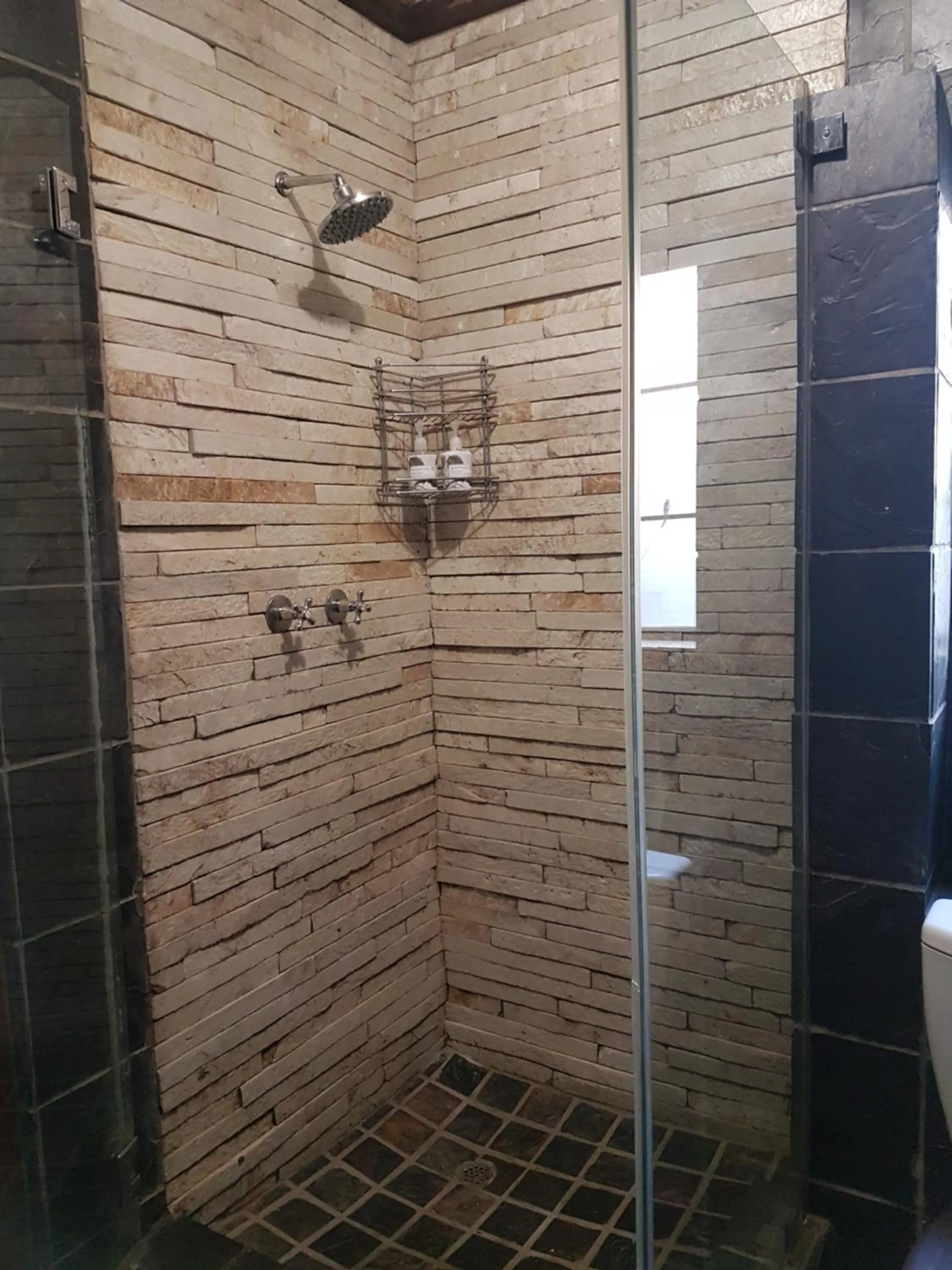 Shower in 440@Brooklyn