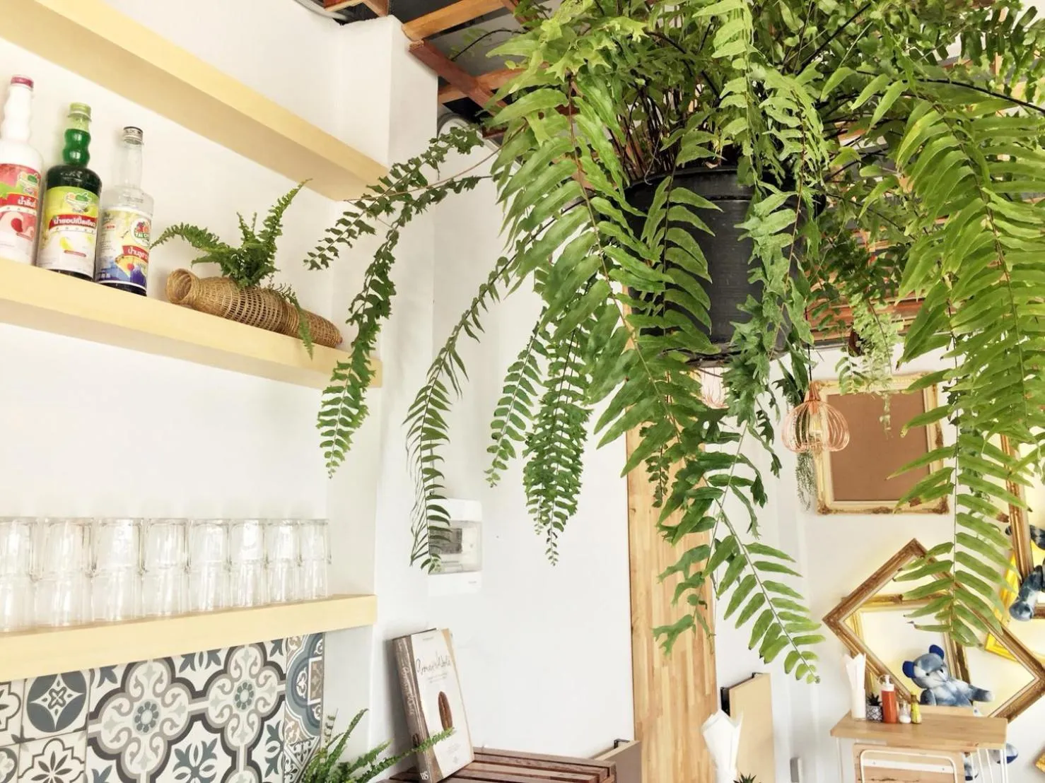 Restaurant/places to eat in UD Capital Hotel