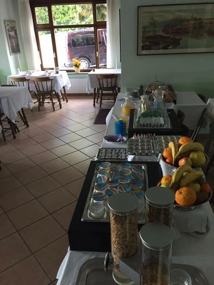 Continental breakfast in Albergo Riva