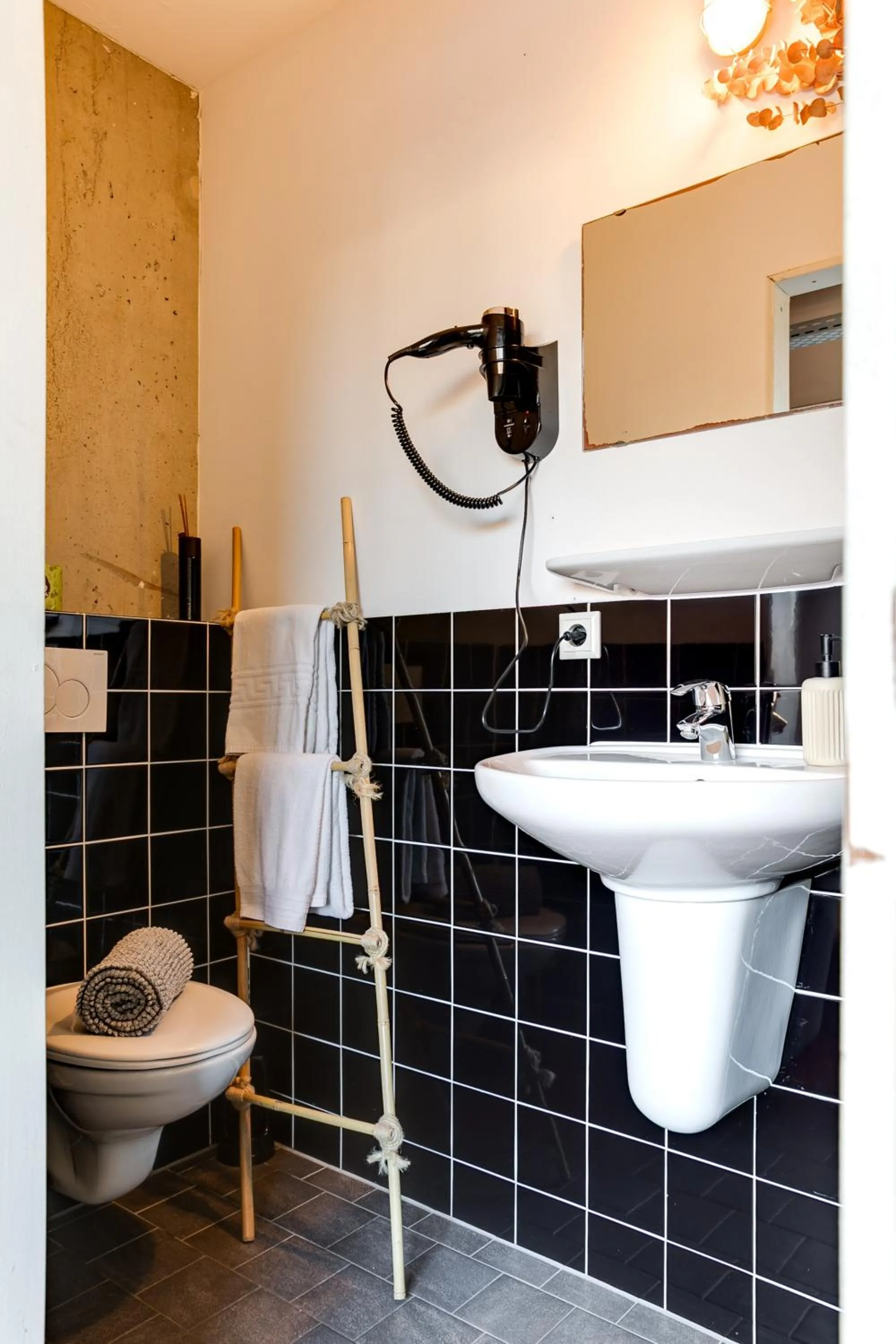 Bathroom in ClinkMama