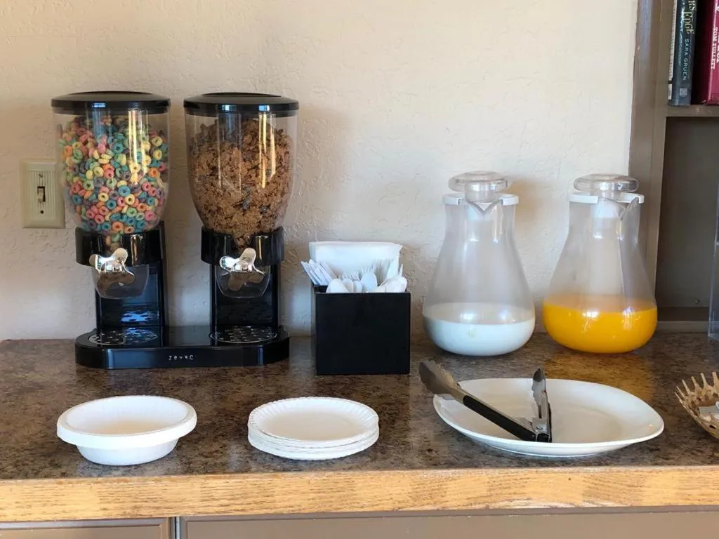 Knights Inn - Baker City