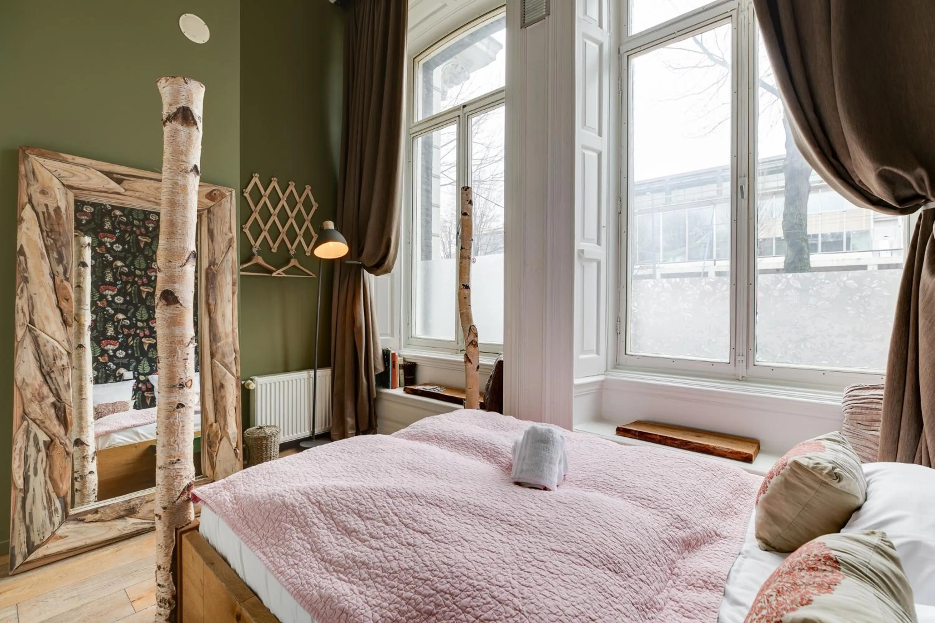 Photo of the whole room, Bed in ClinkCoco