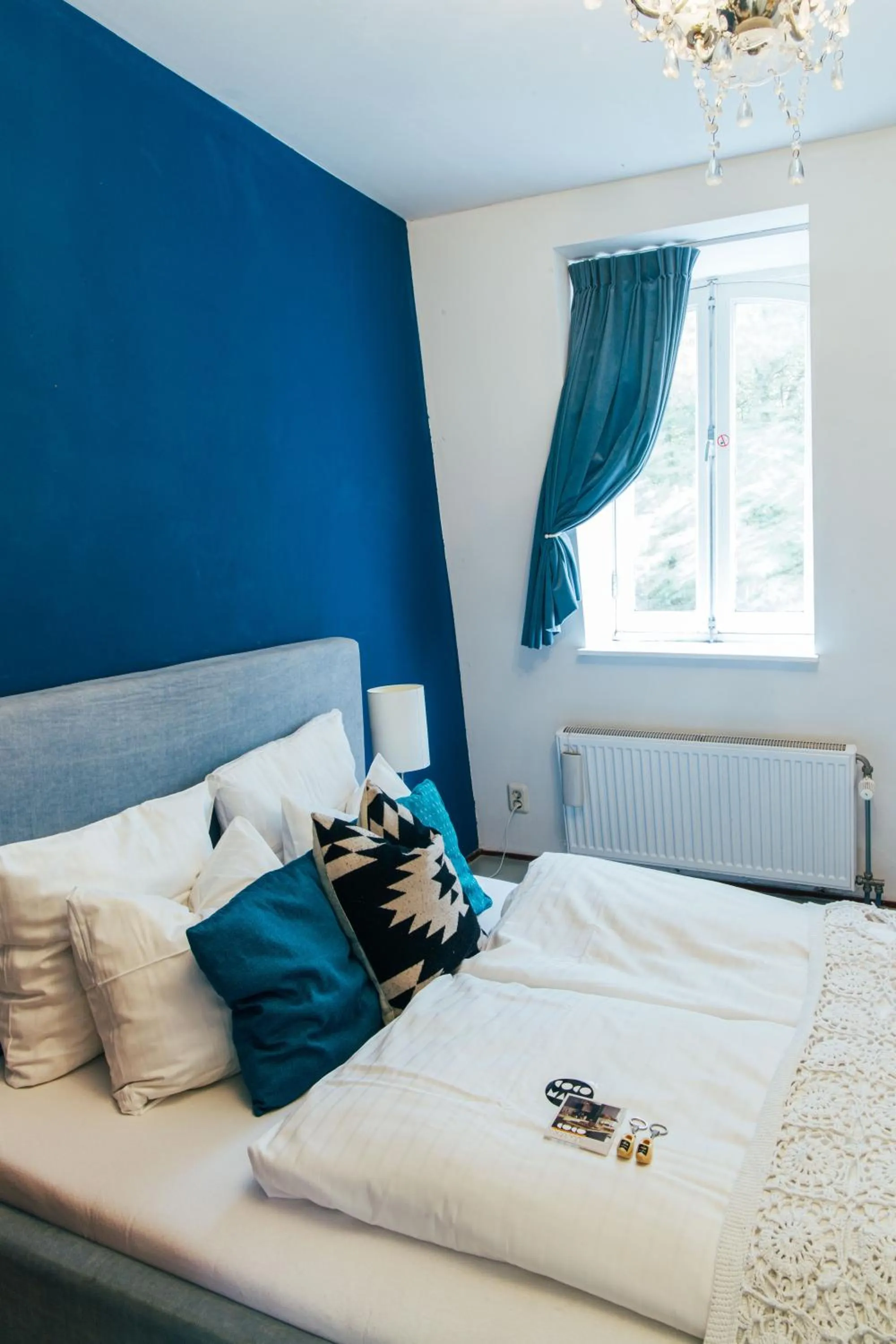 Photo of the whole room, Bed in ClinkCoco