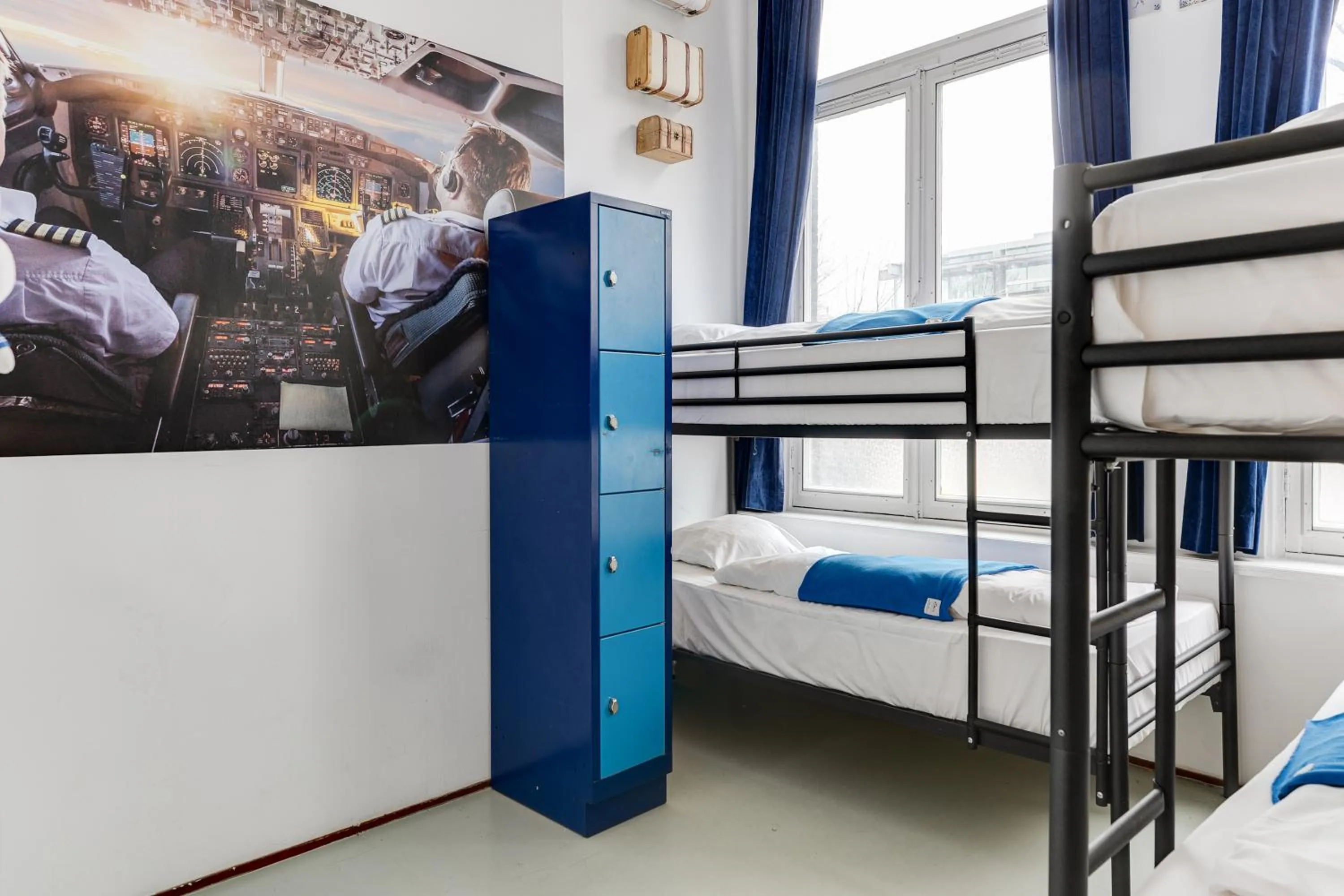 Photo of the whole room, Bed in ClinkCoco