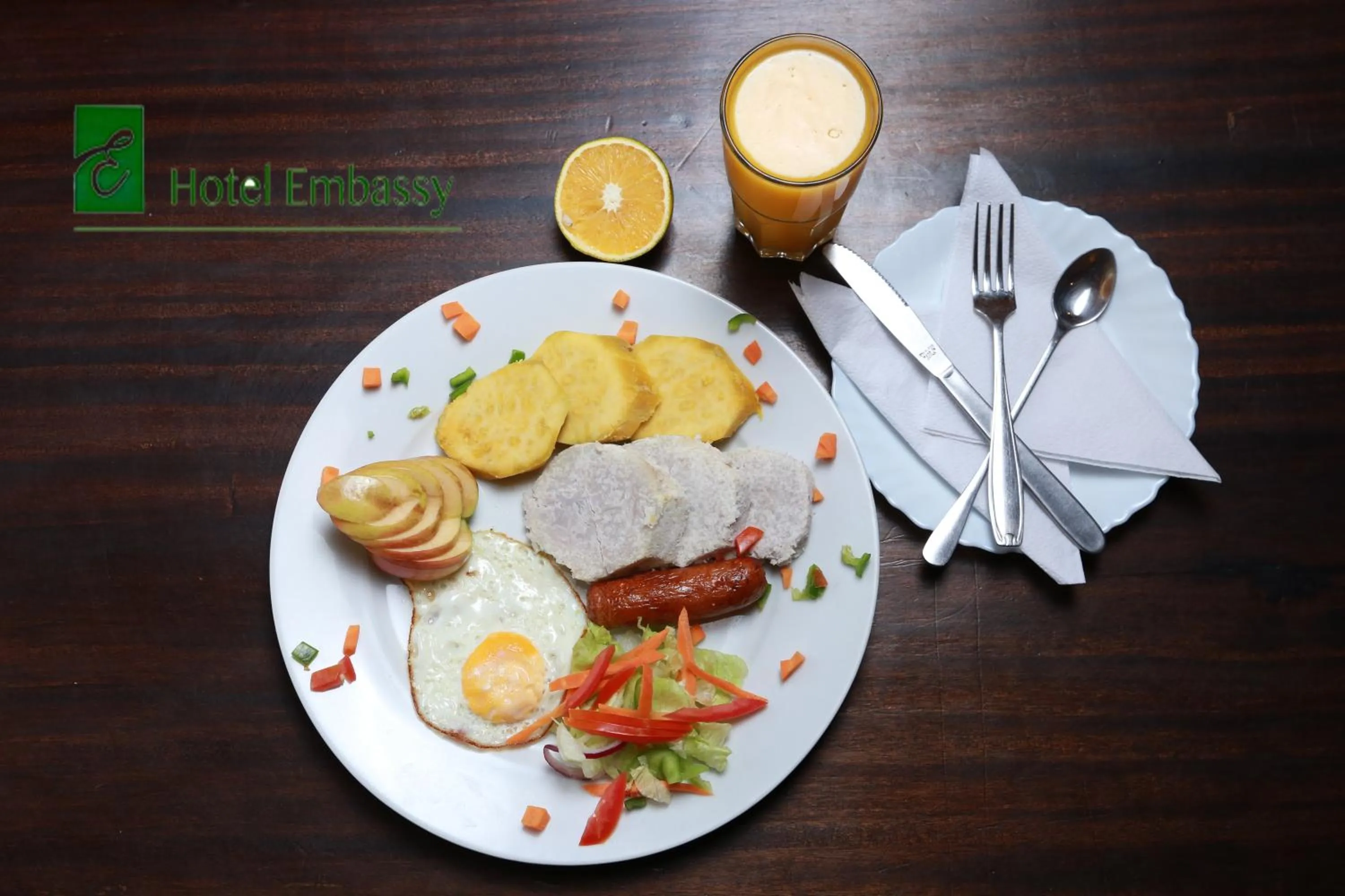 Food and drinks in Hotel Embassy