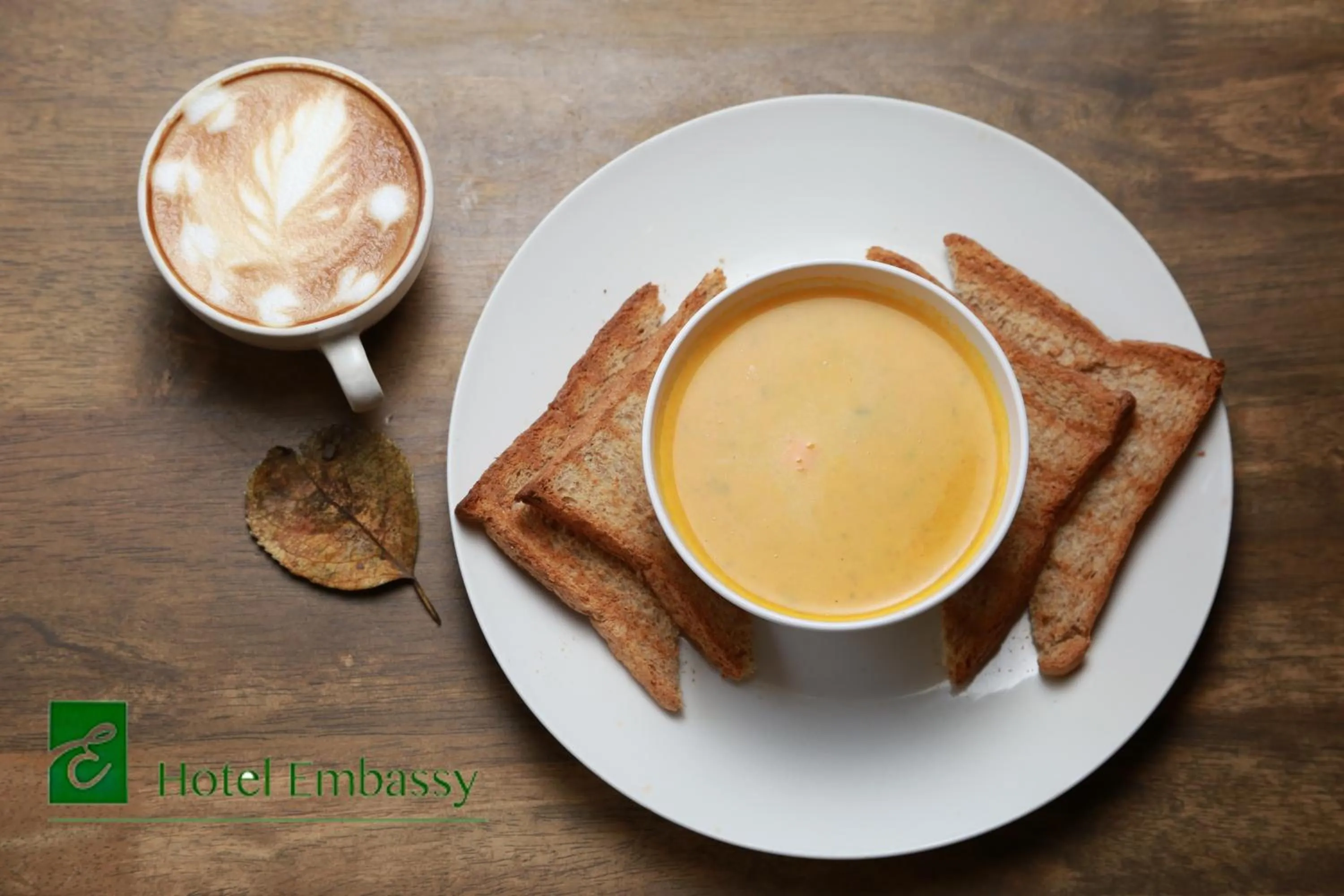 Food and drinks in Hotel Embassy