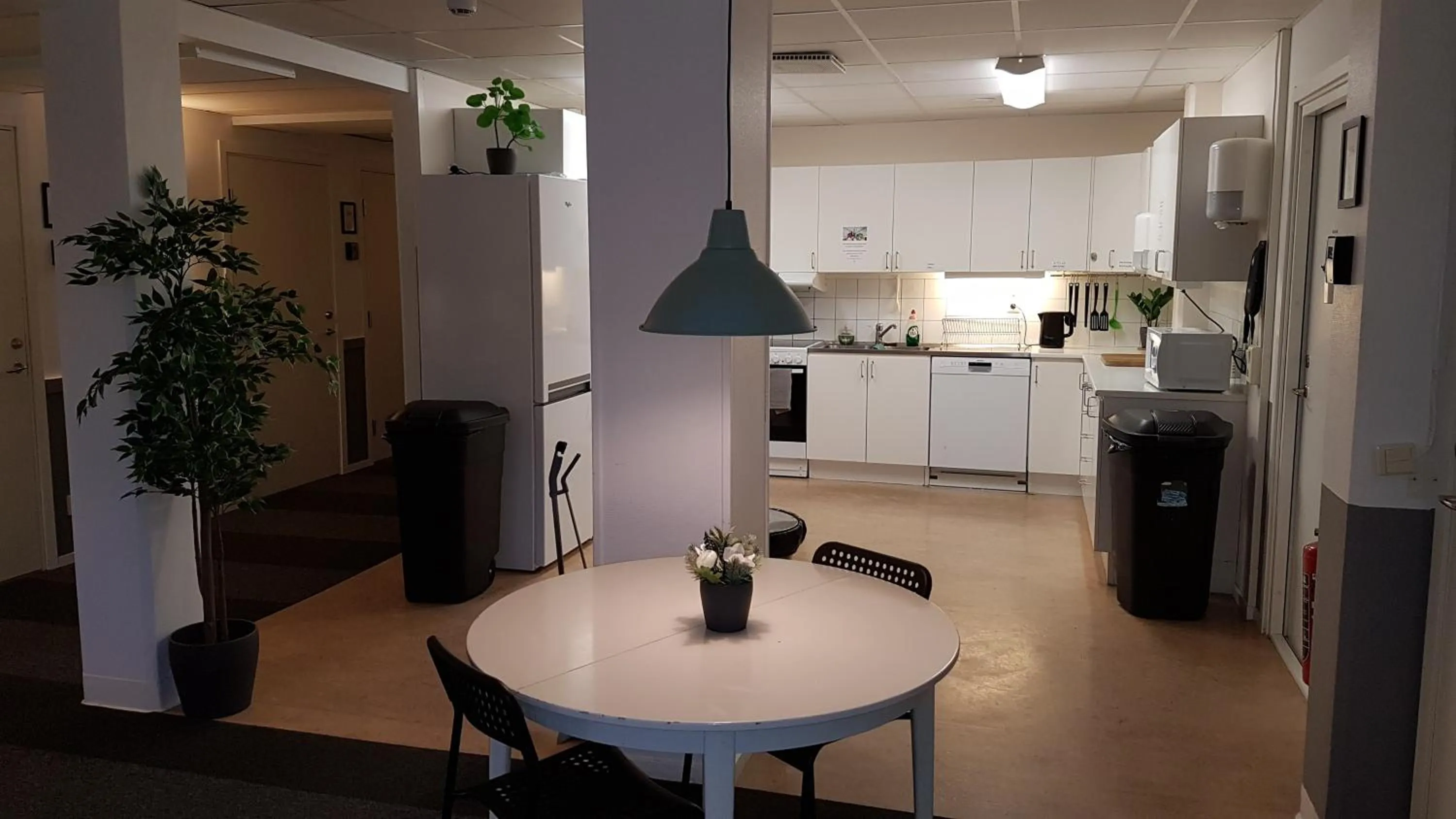 Kitchen or kitchenette in Vandrarhem Uppsala - Portalgatan