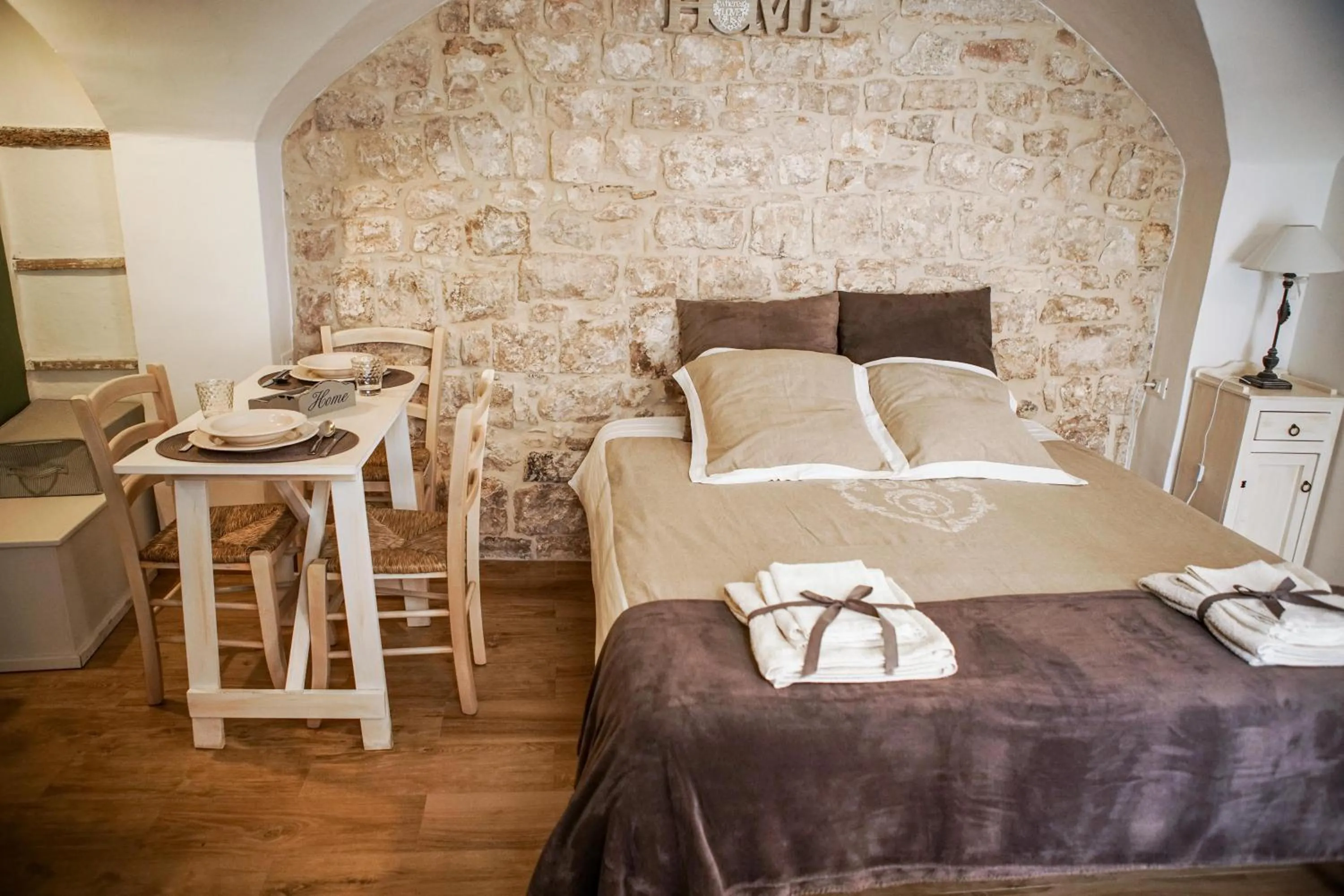 Bed in HOME 5 - Via Nuova