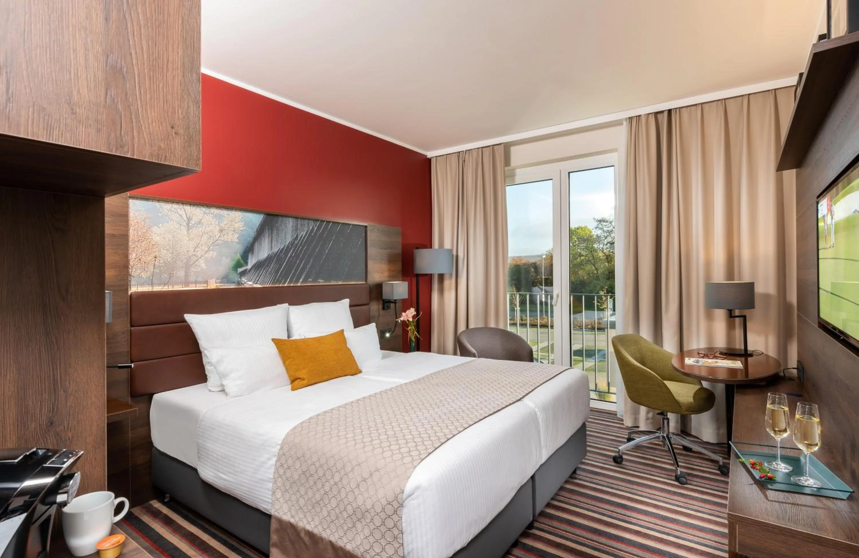 Photo of the whole room, Bed in Leonardo Hotel Bad Kreuznach