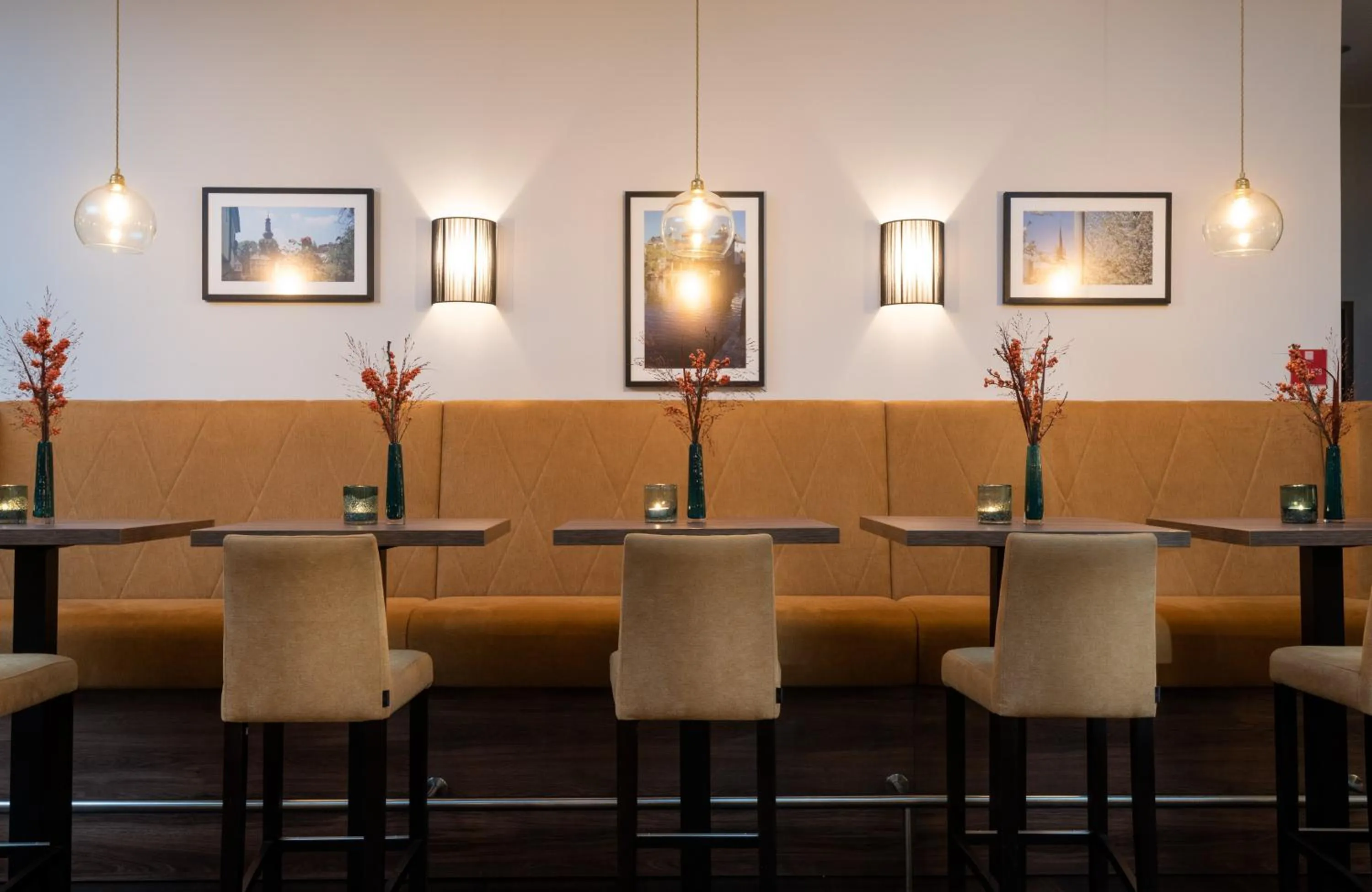 Lounge or bar in Leonardo Hotel Bad Kreuznach