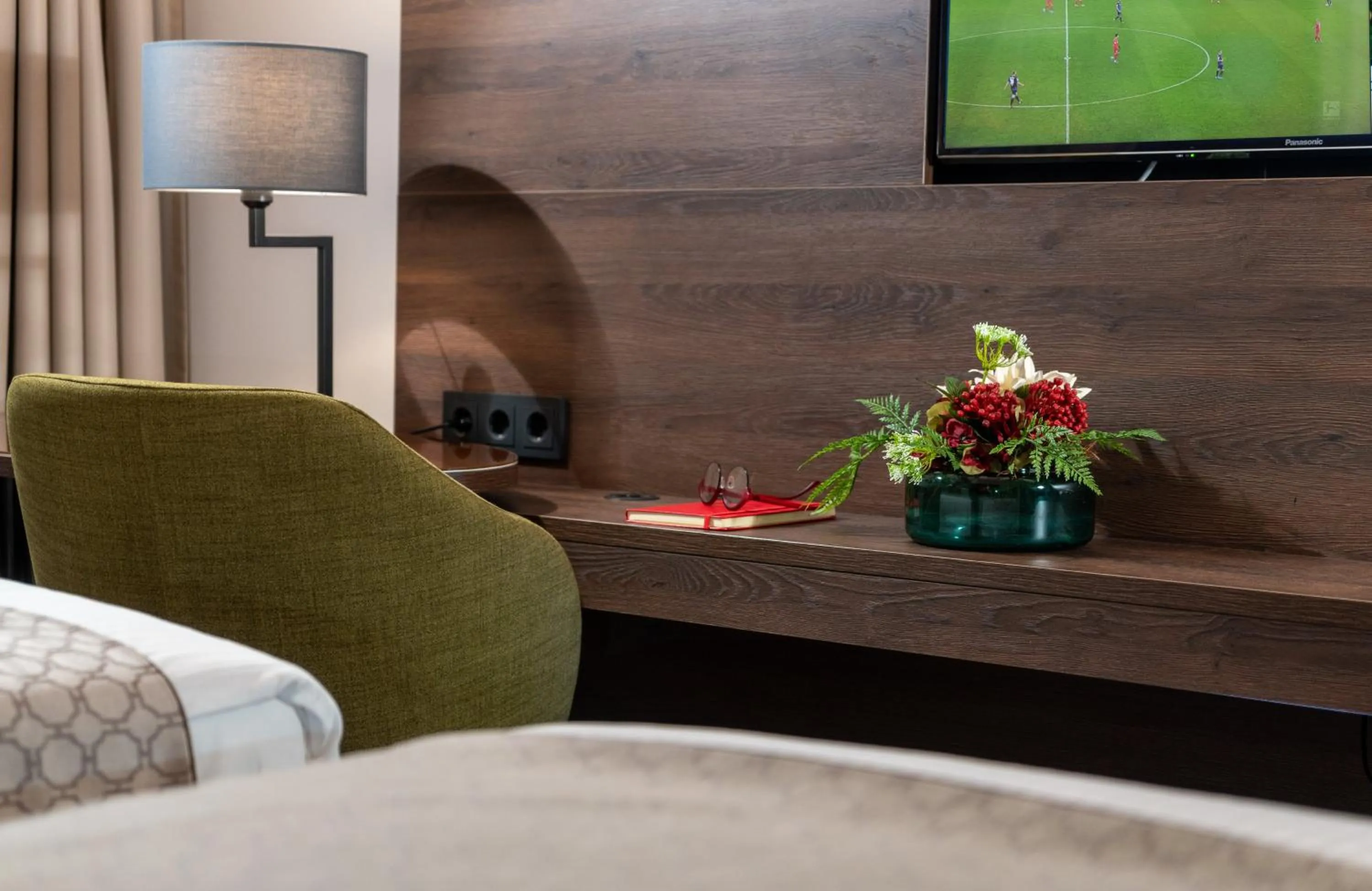 Photo of the whole room in Leonardo Hotel Bad Kreuznach