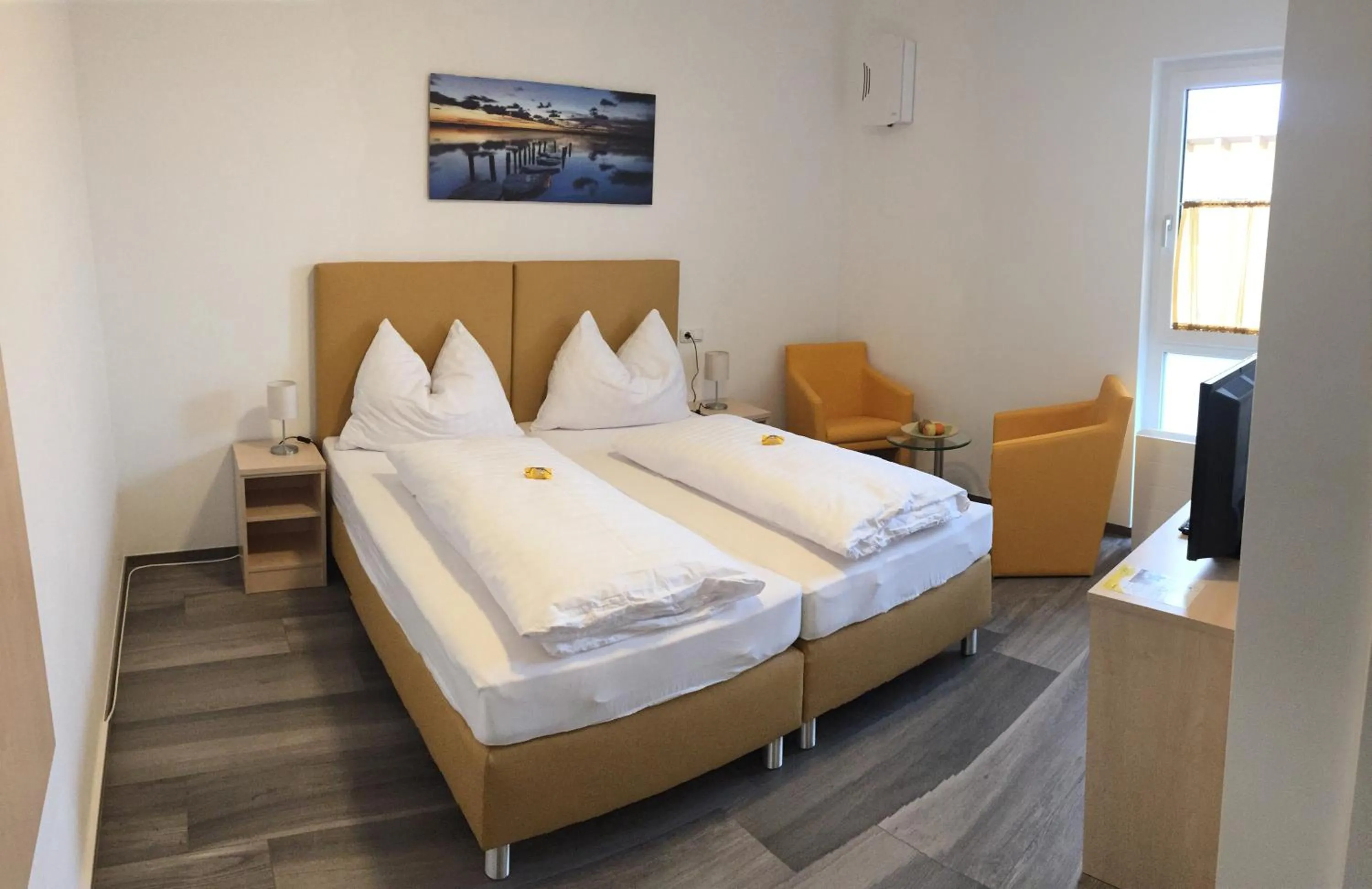 Photo of the whole room, Bed in Schlafplatzl