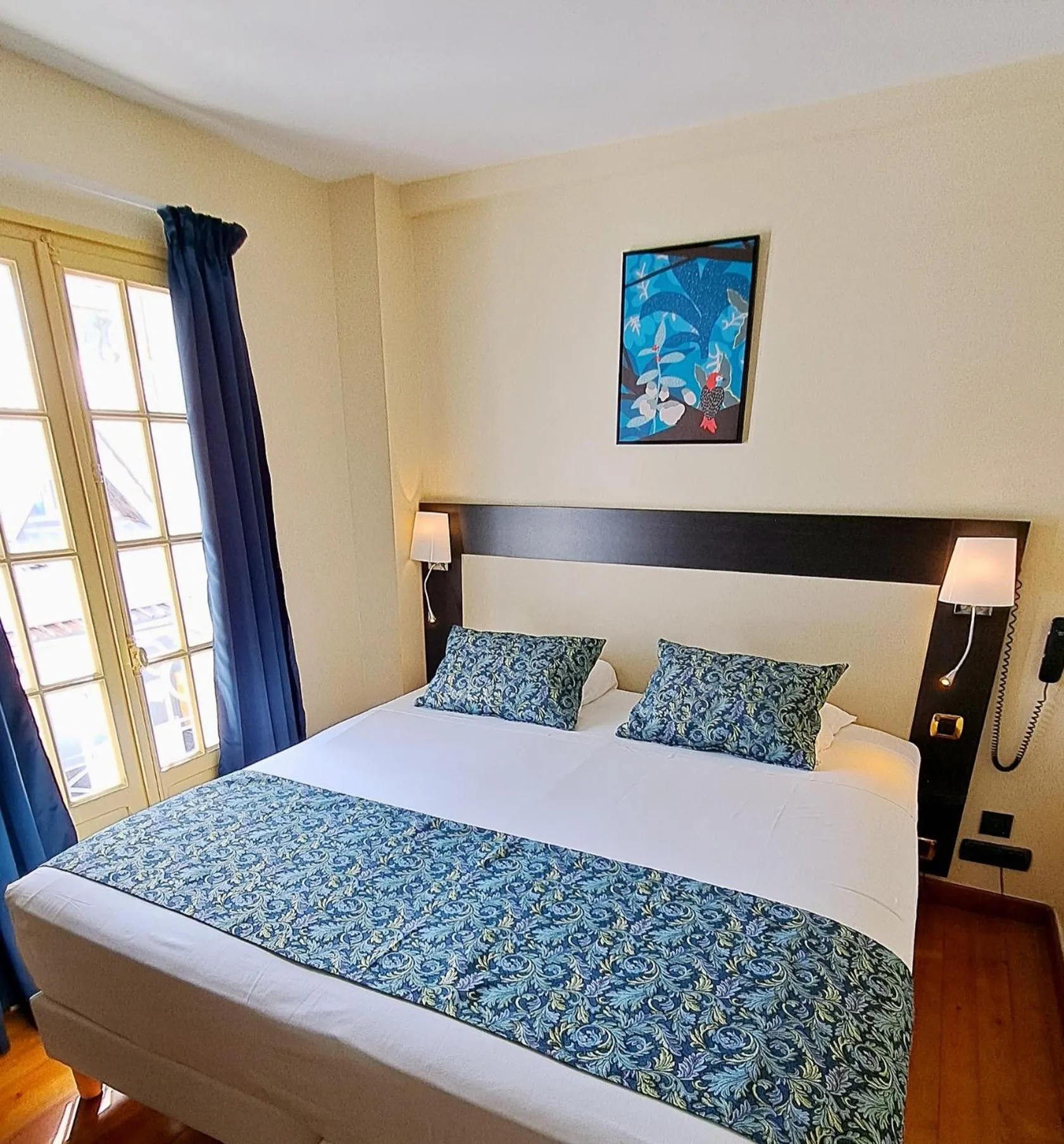 Bed in Le Juliette Dodu- Le charme d'un monument historique