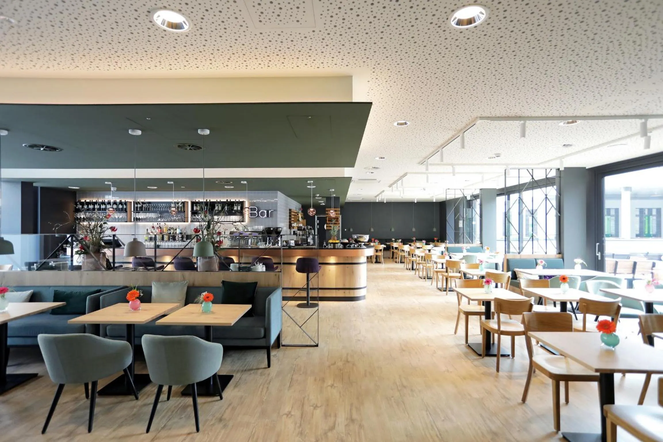 Restaurant/places to eat in sander Hotel