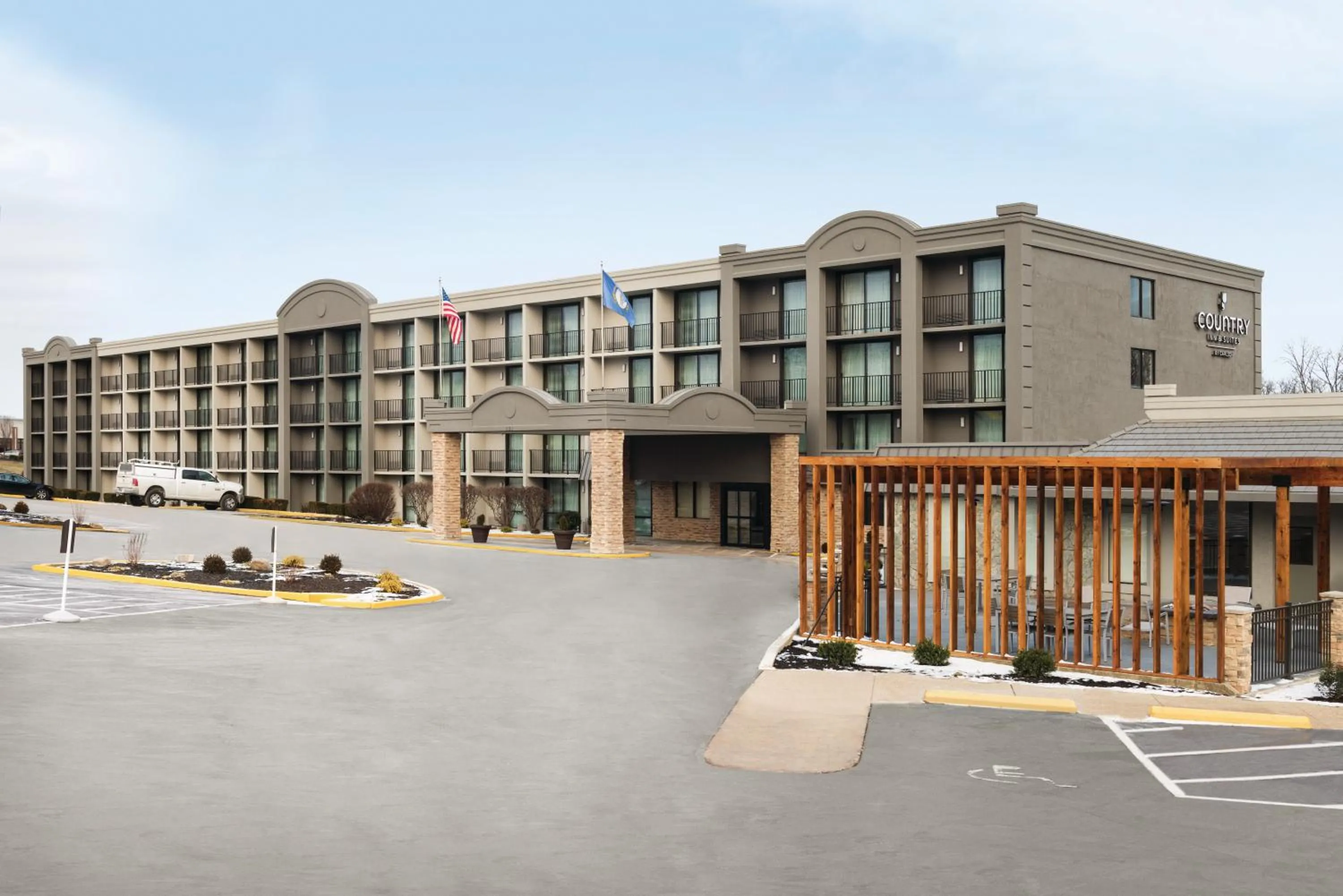 Facade/entrance in Country Inn & Suites by Radisson, Erlanger - Cincinnati South