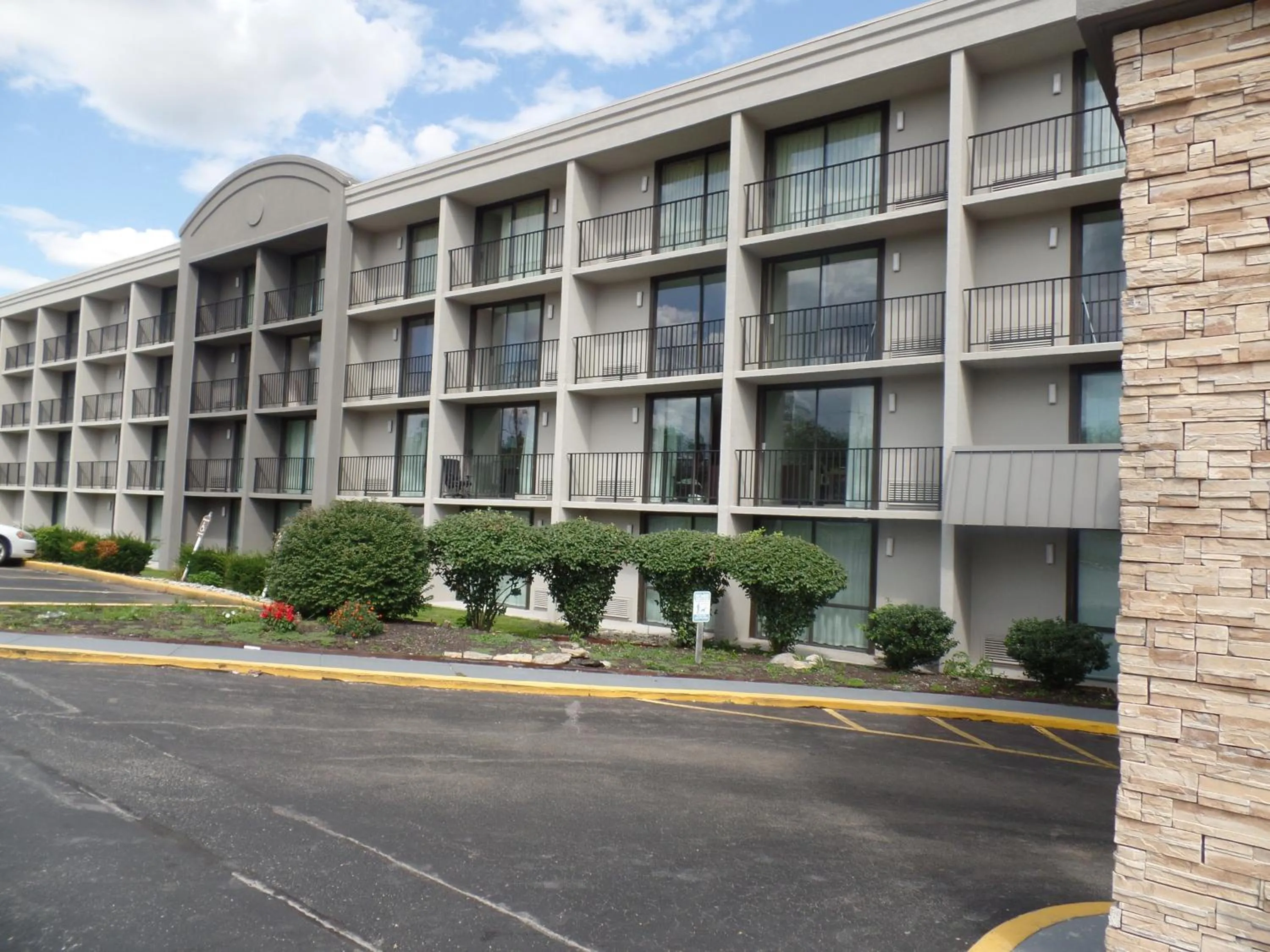 Street view in Country Inn & Suites by Radisson, Erlanger - Cincinnati South