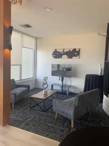 Restaurant/places to eat in Anchor Inn and Suites