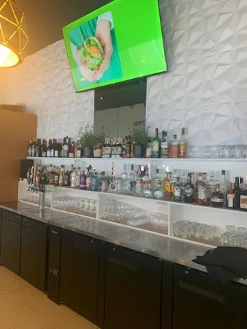 Restaurant/places to eat in Anchor Inn and Suites