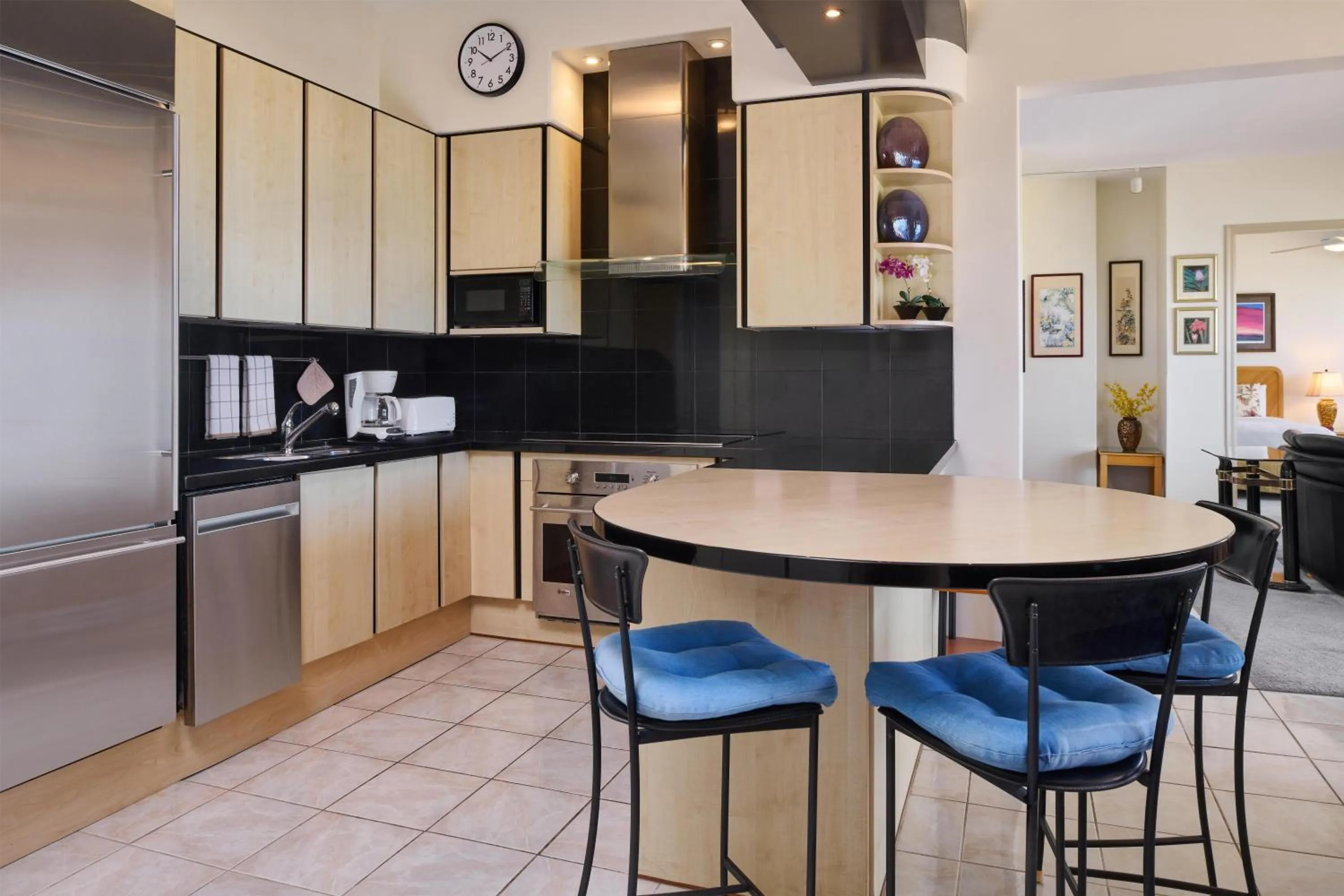 Kitchen or kitchenette in Aston Waikiki Sunset