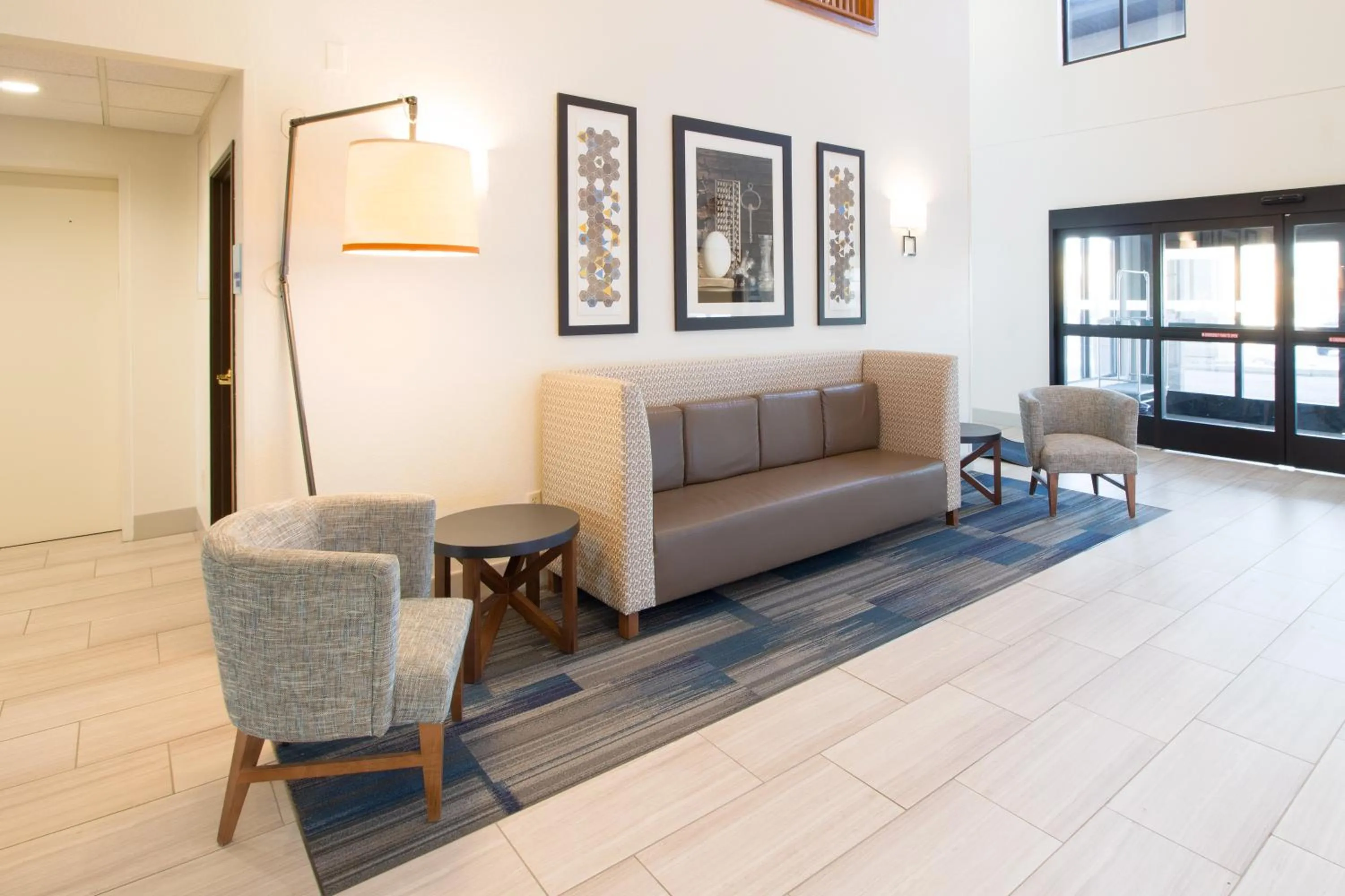 Property building in Holiday Inn Express & Suites - Worthington by IHG