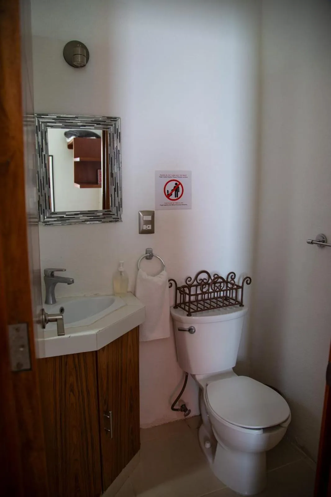 Toilet in Comala Bed & Breakfast