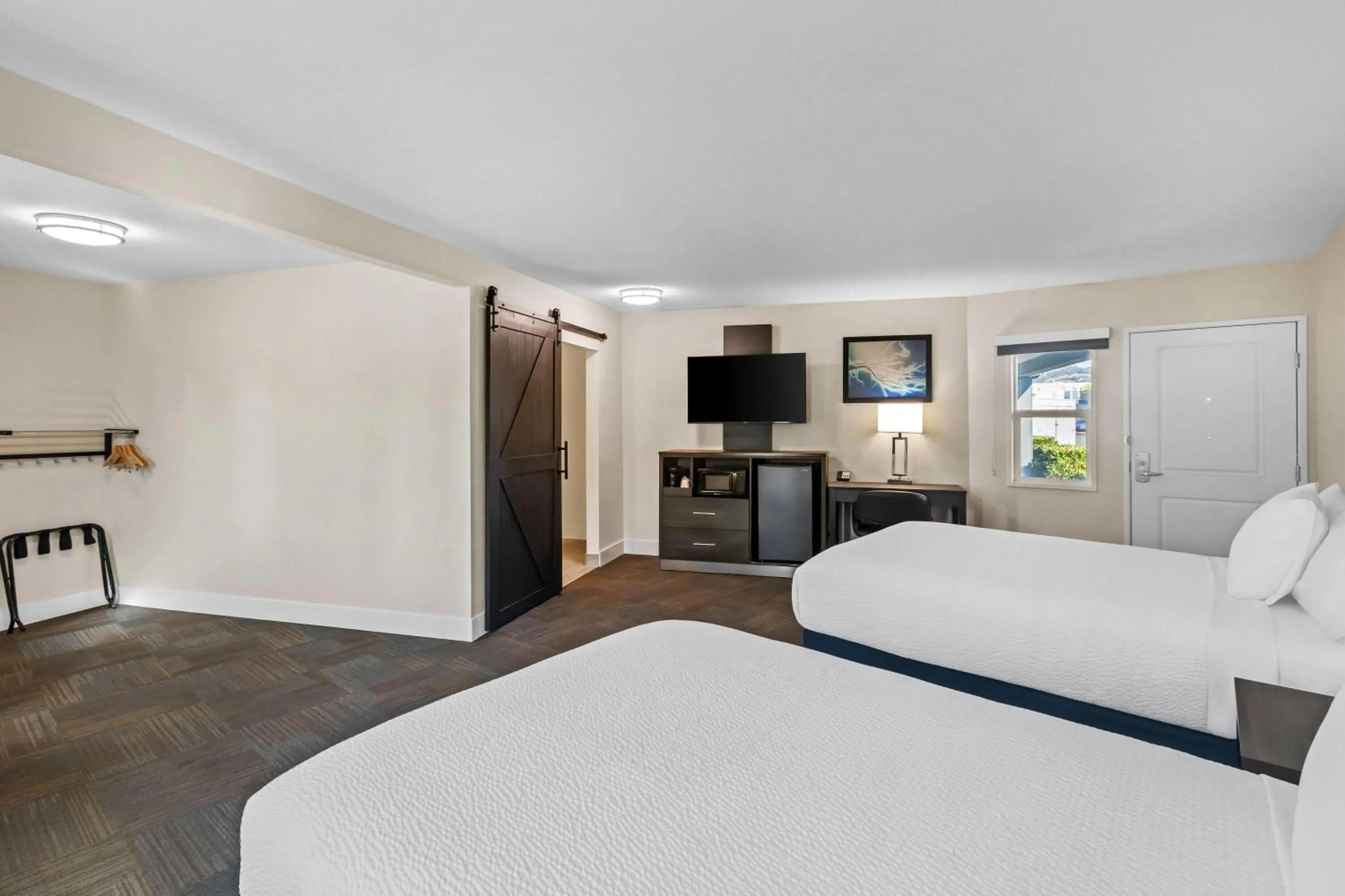 Bed in Travelodge by Wyndham Santa Rosa Wine Country