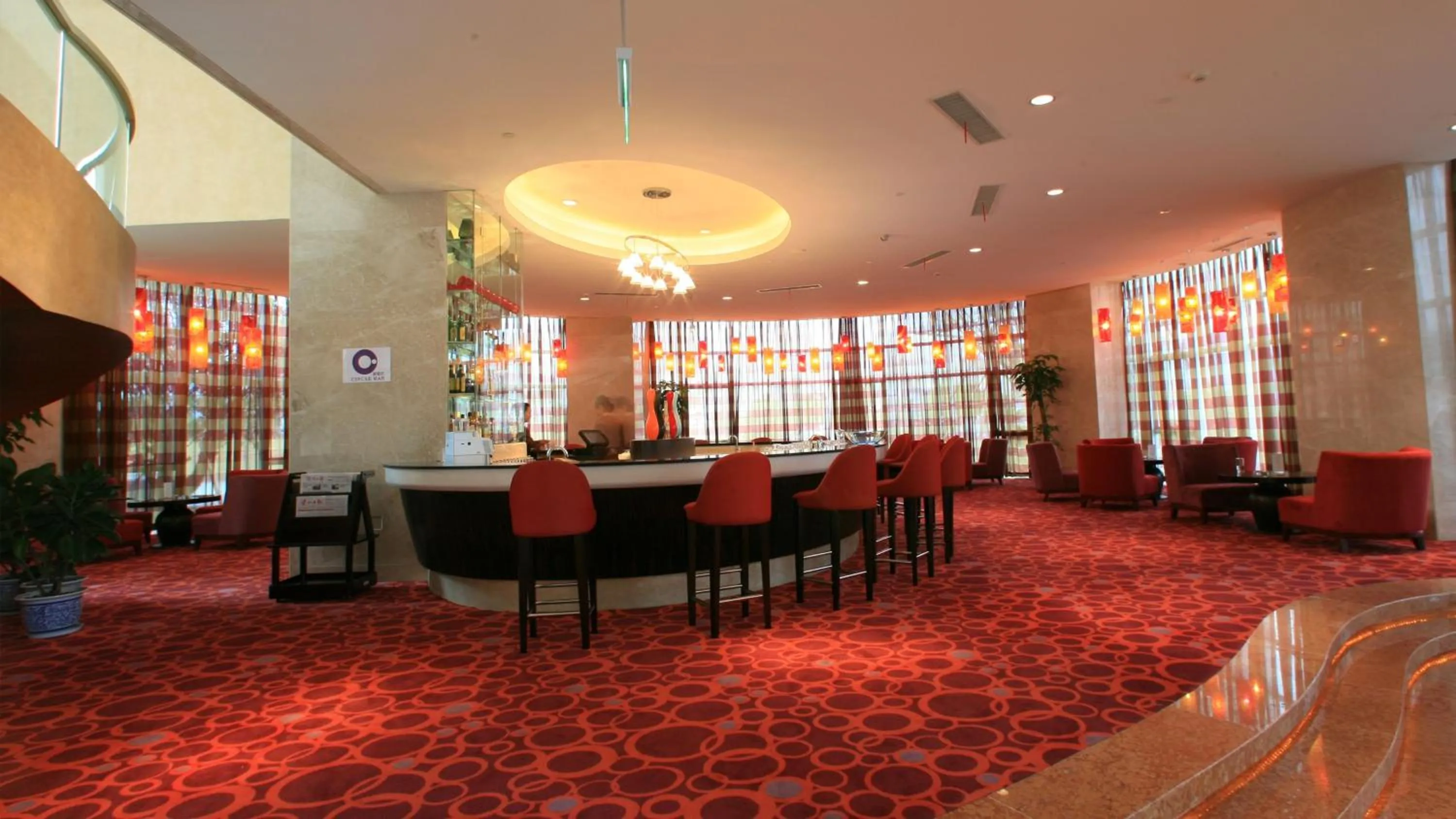 Lounge or bar in Holiday Inn Xiaoshan by IHG