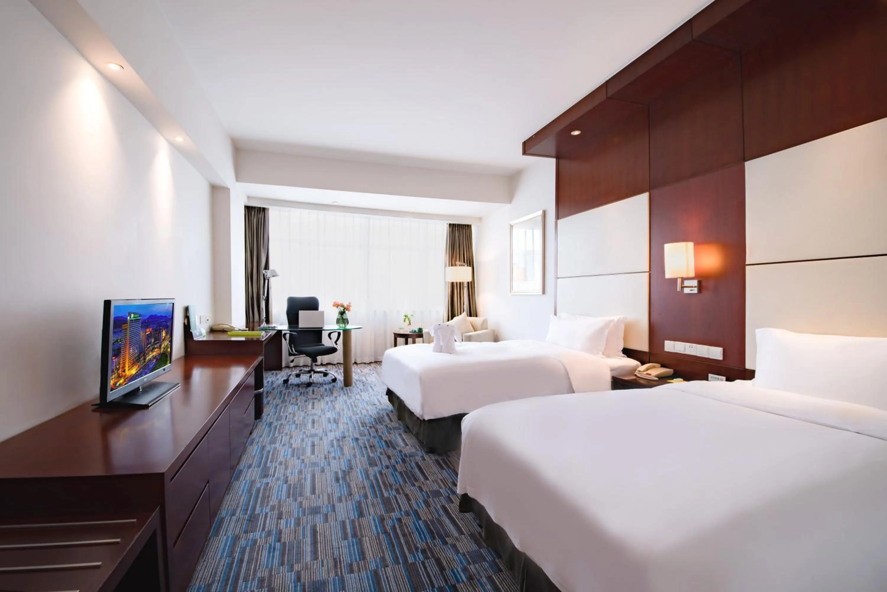 Photo of the whole room, Bed in Holiday Inn Xiaoshan by IHG