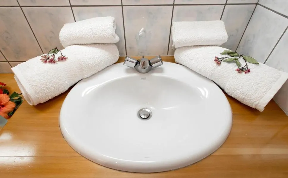 Bathroom in Hotel Hibiscus