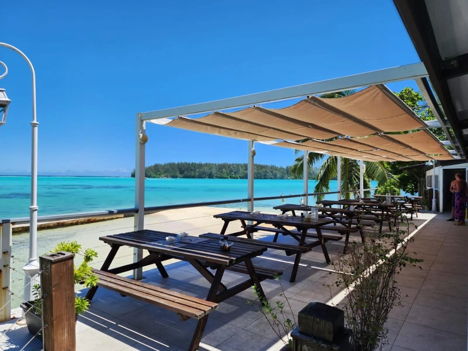 Restaurant/places to eat in Hotel Hibiscus