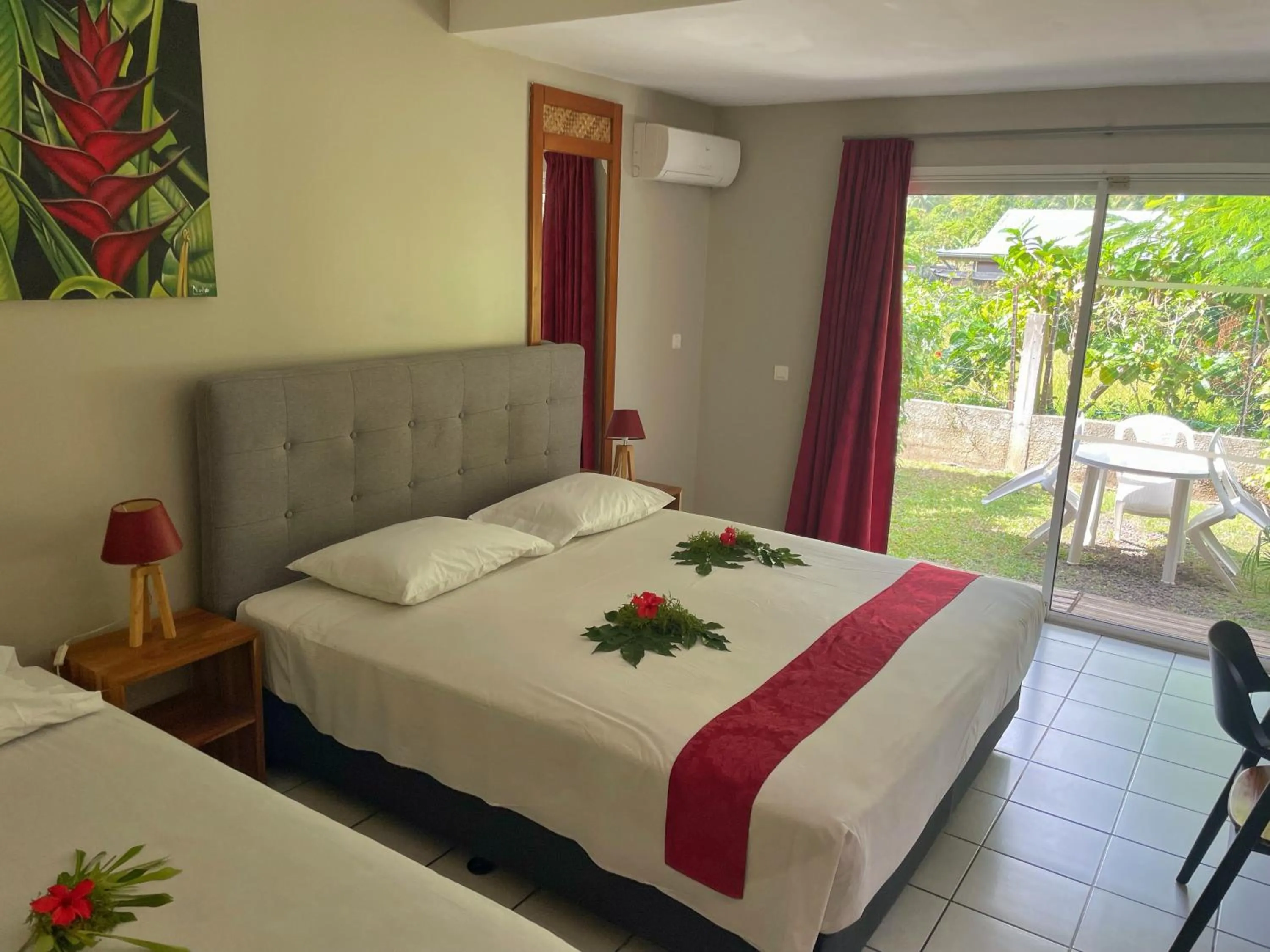 Bedroom, Bed in Hotel Hibiscus