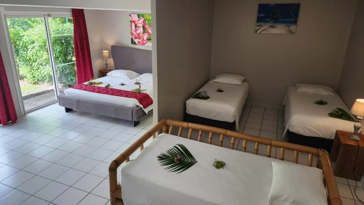 Photo of the whole room, Bed in Hotel Hibiscus