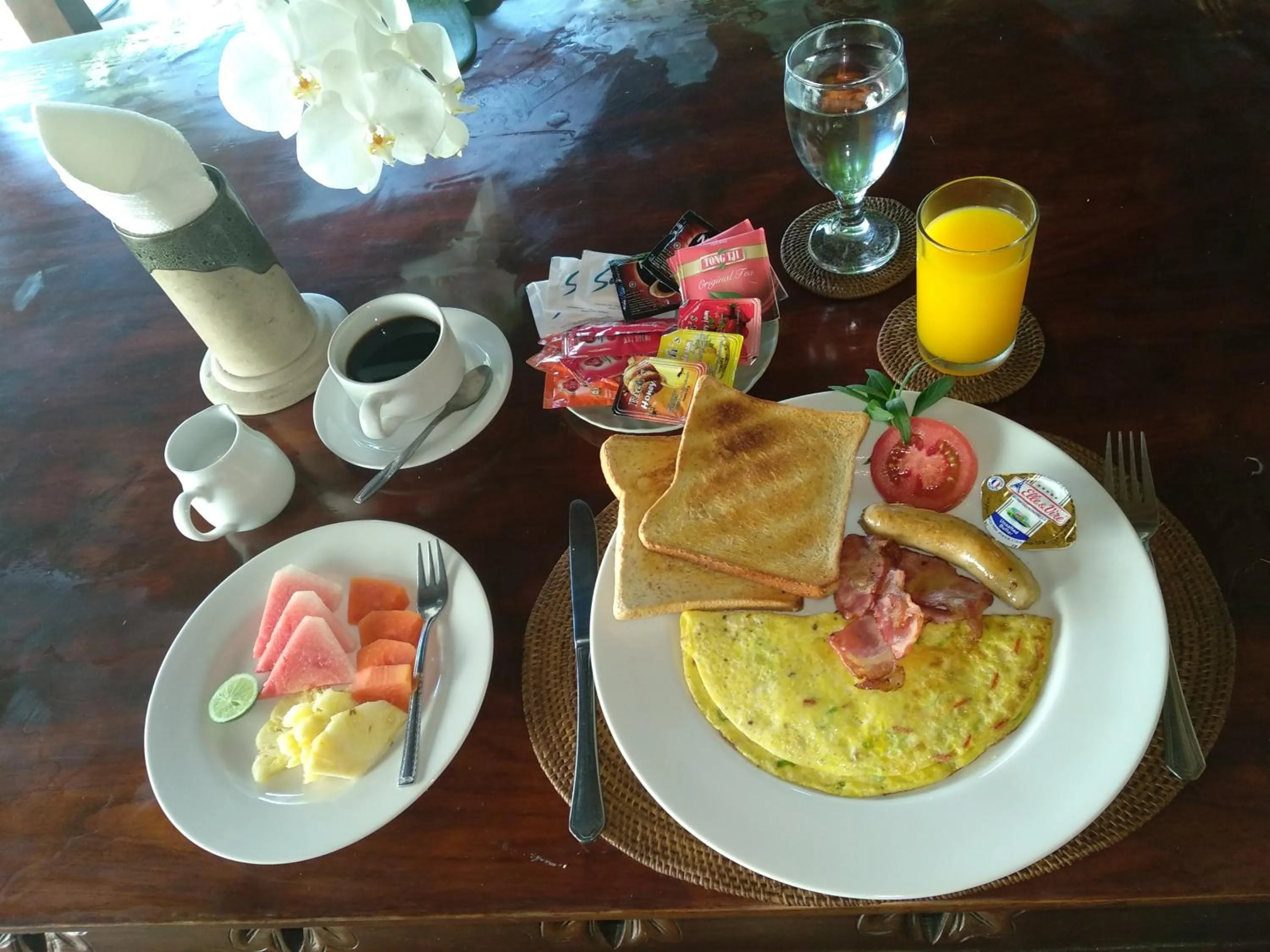 Breakfast in Dewani Villa Resort