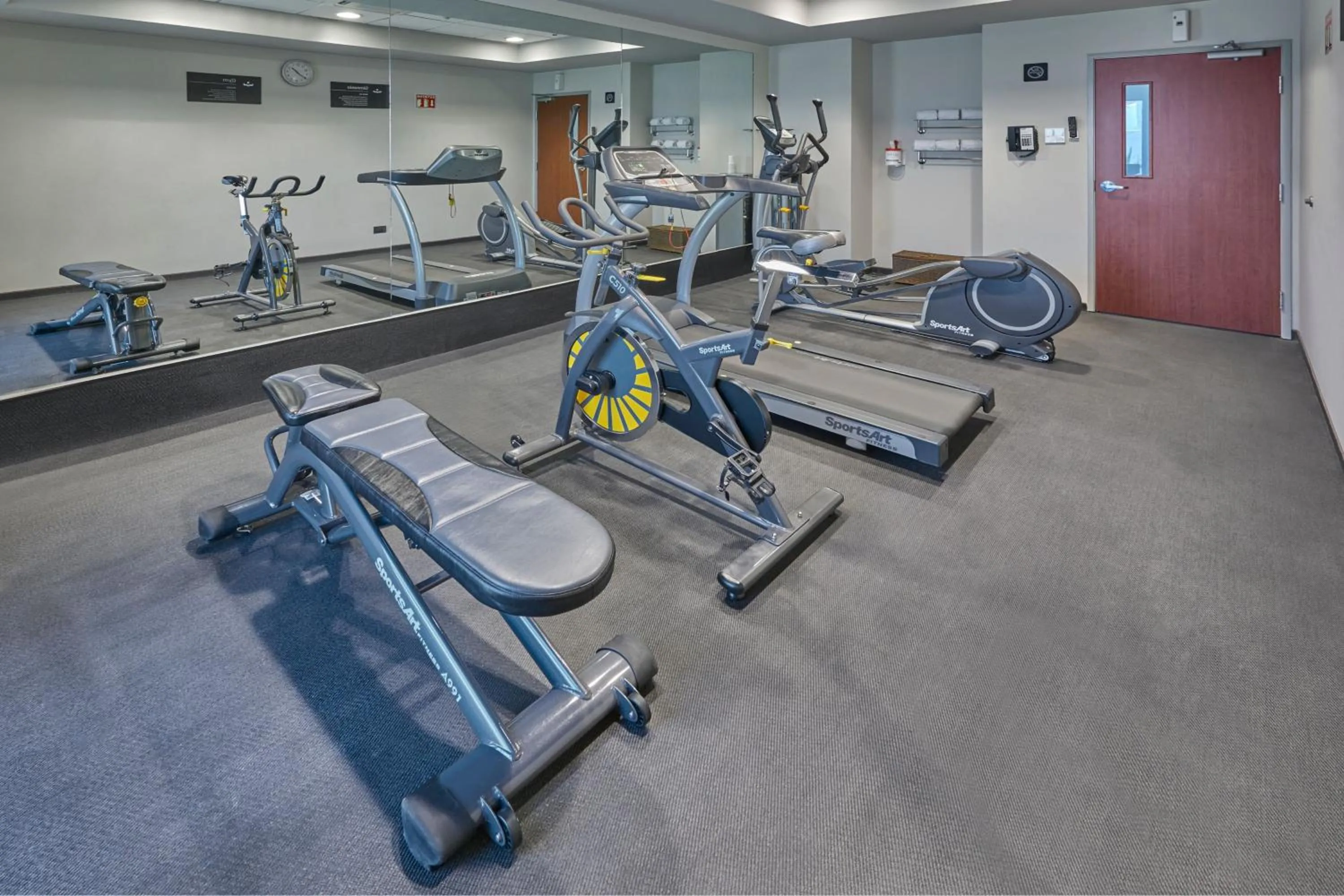 Fitness centre/facilities in City Express by Marriott Tepic