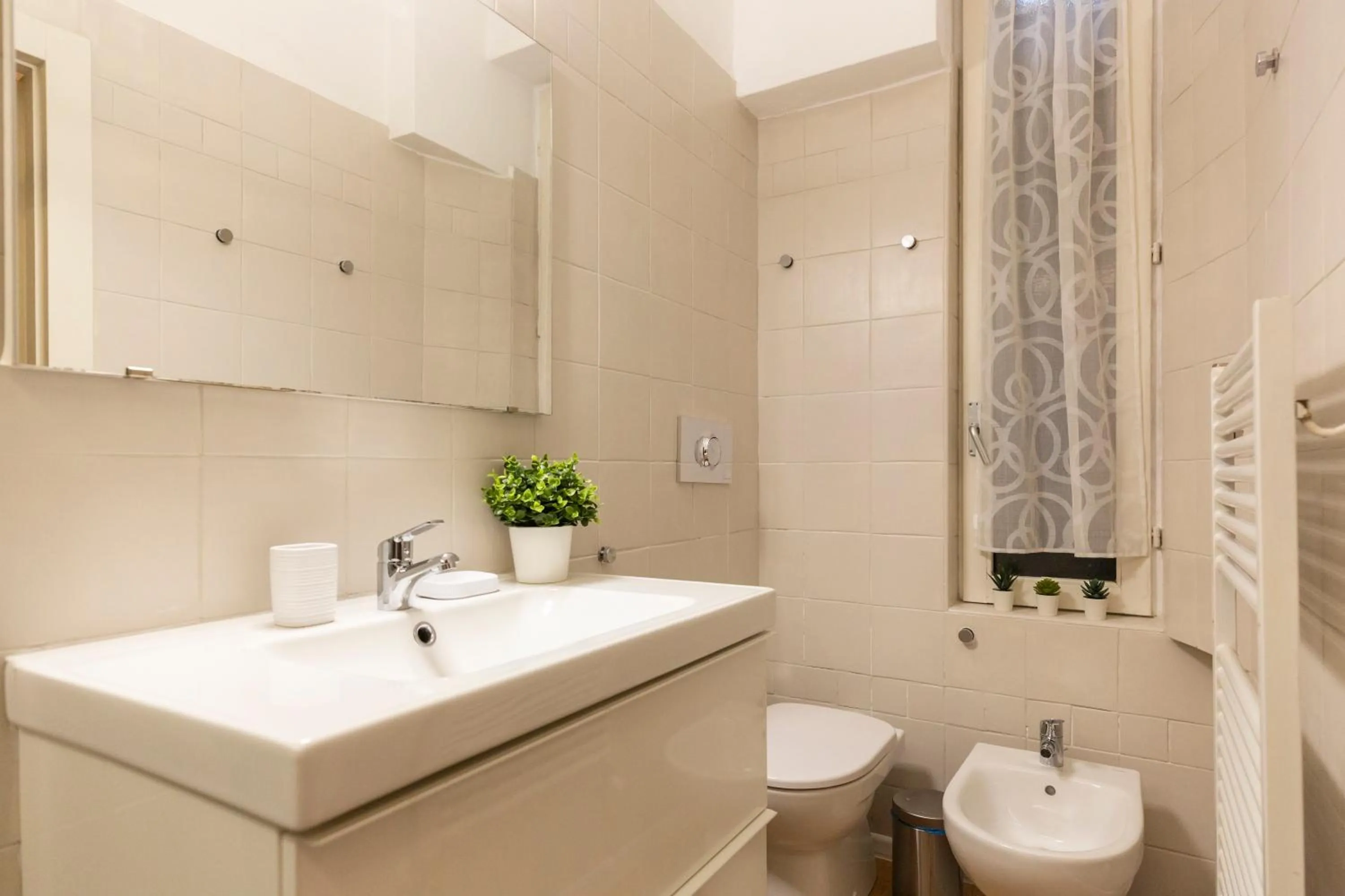 Bathroom in Enjoy Navigli - Milano