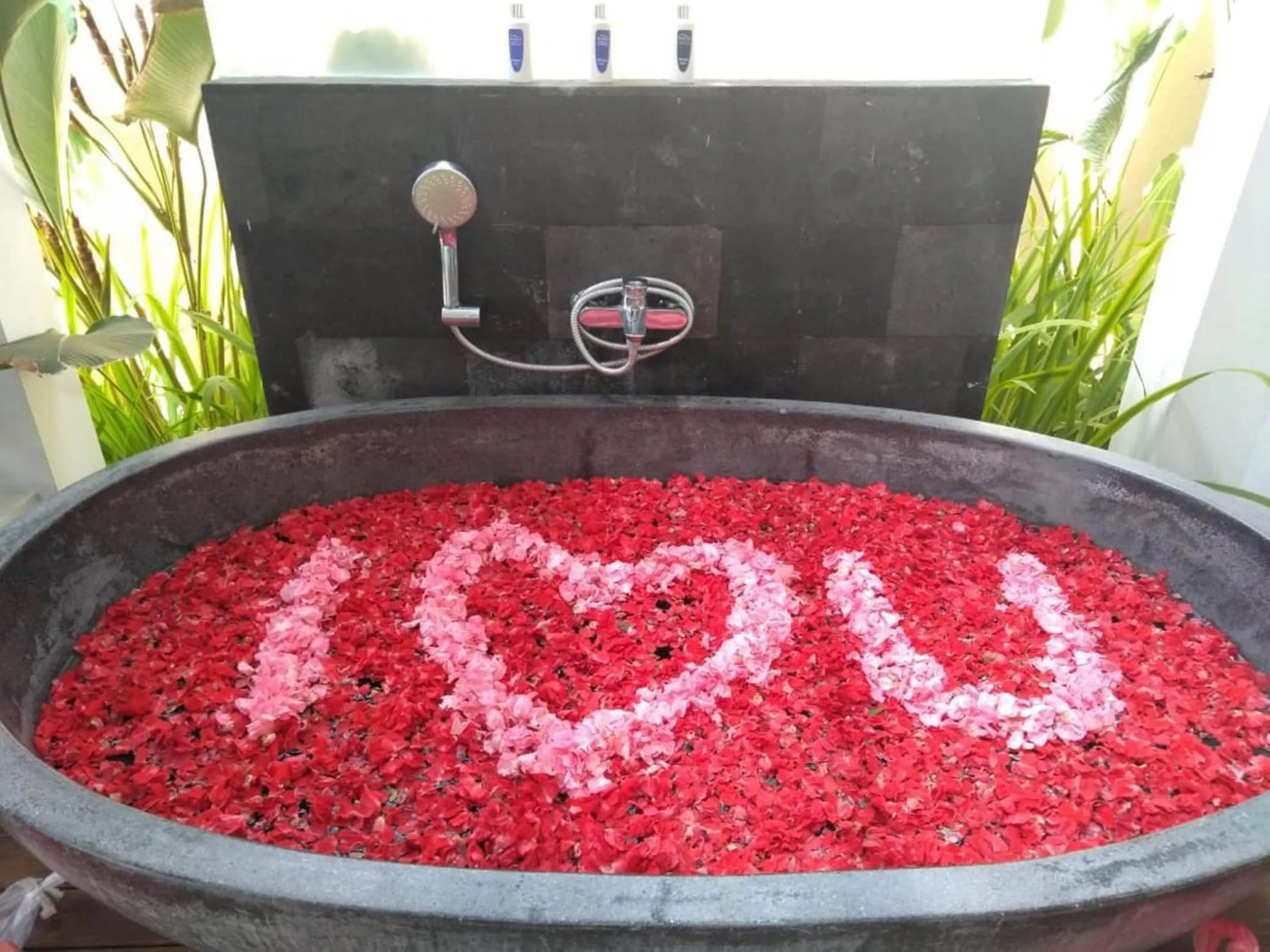 Bath in The Tukad Villa