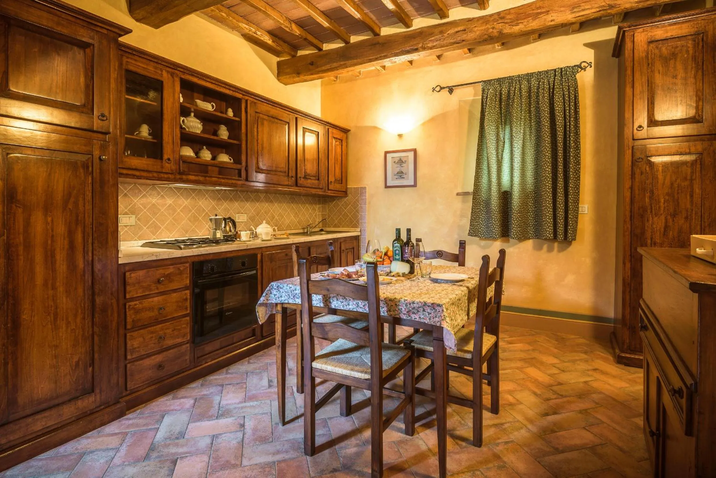 Kitchen or kitchenette in Agriturismo Il Macchione