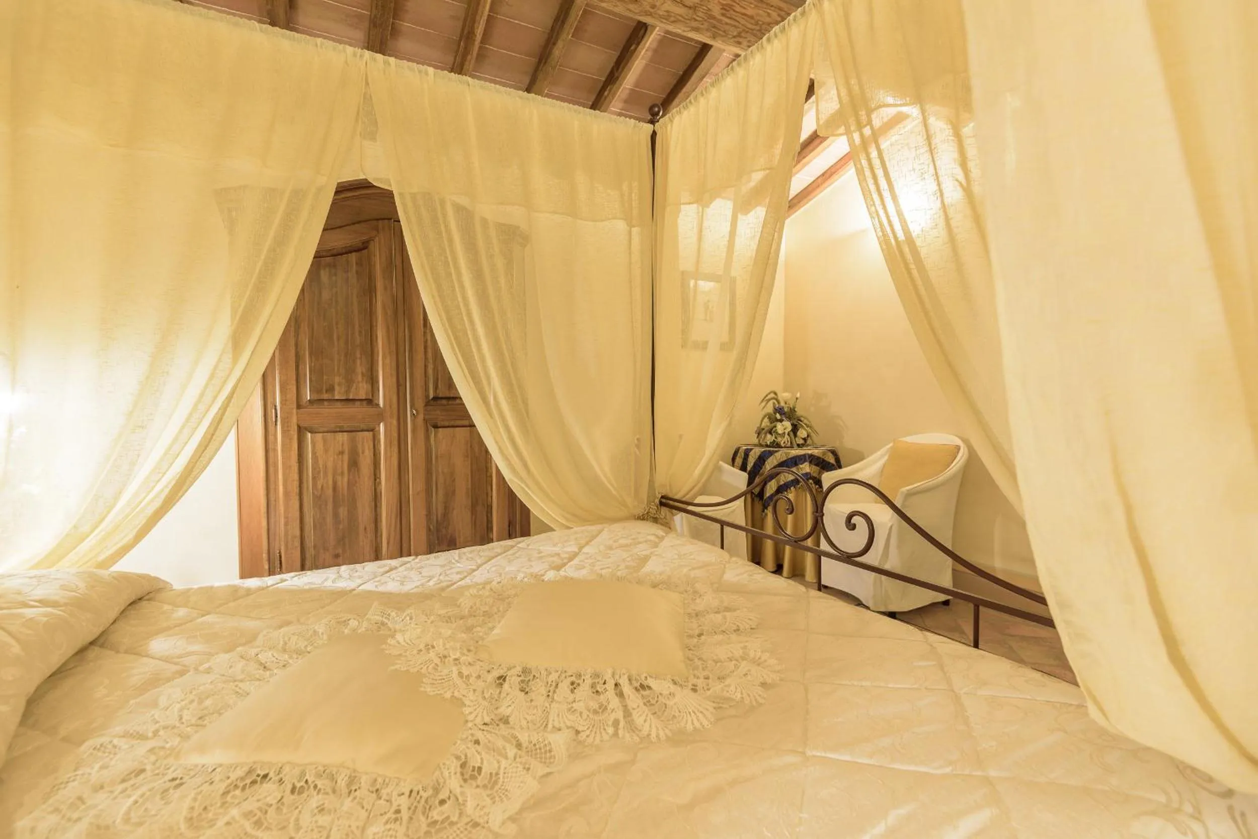 Decorative detail, Bed in Agriturismo Il Macchione