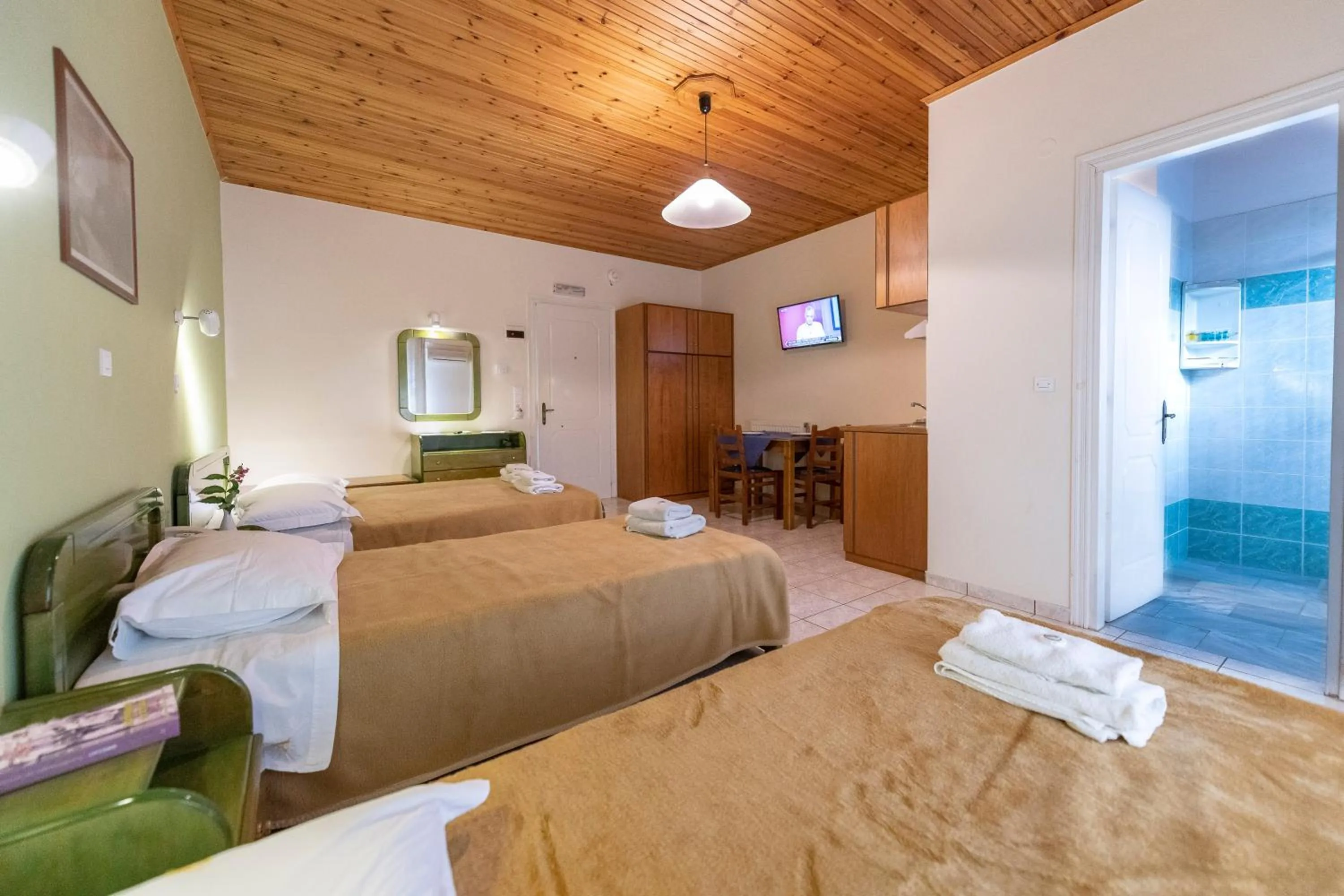 Property building, Bed in Thermios Apollon