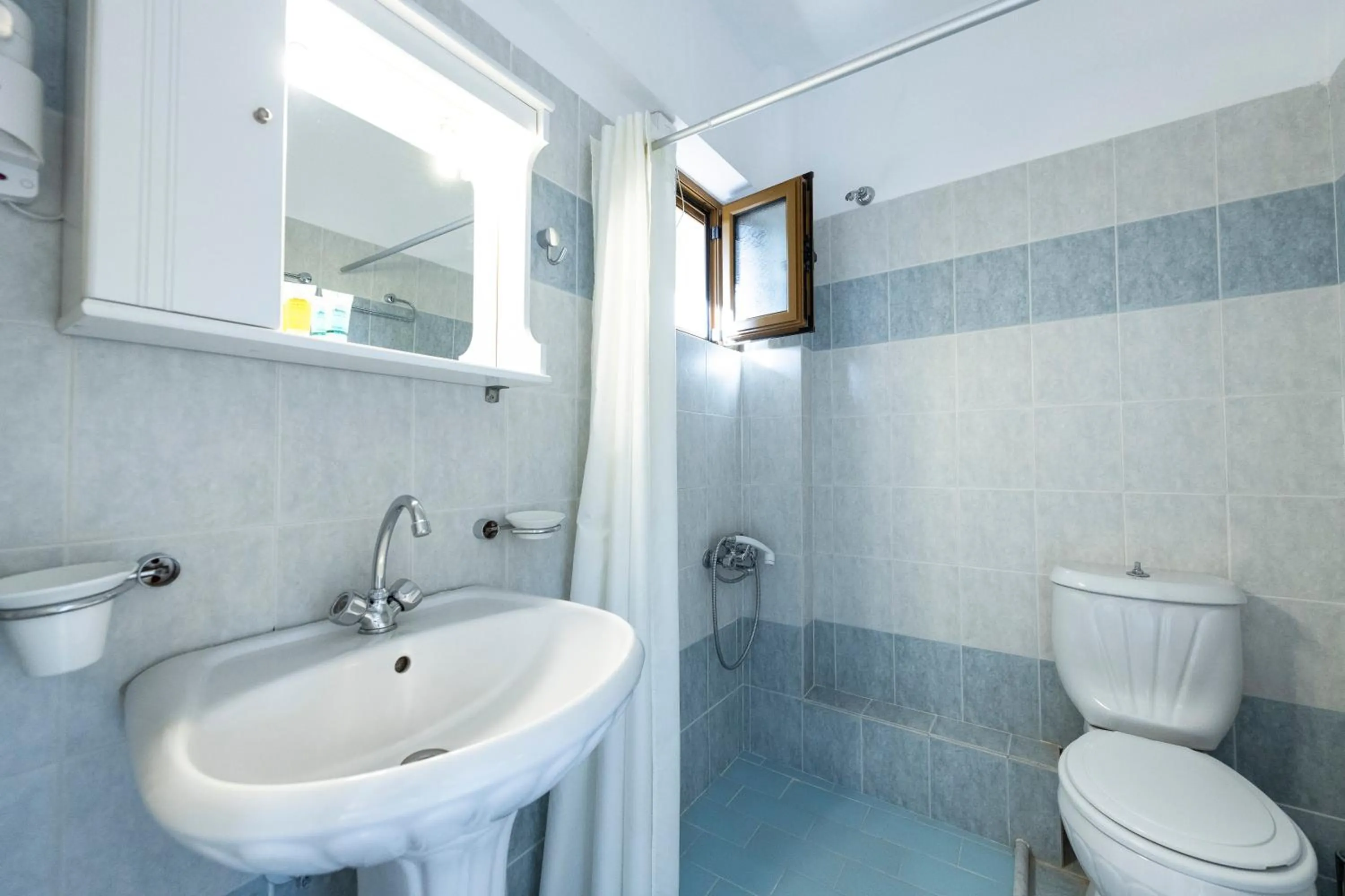 Bathroom in Thermios Apollon