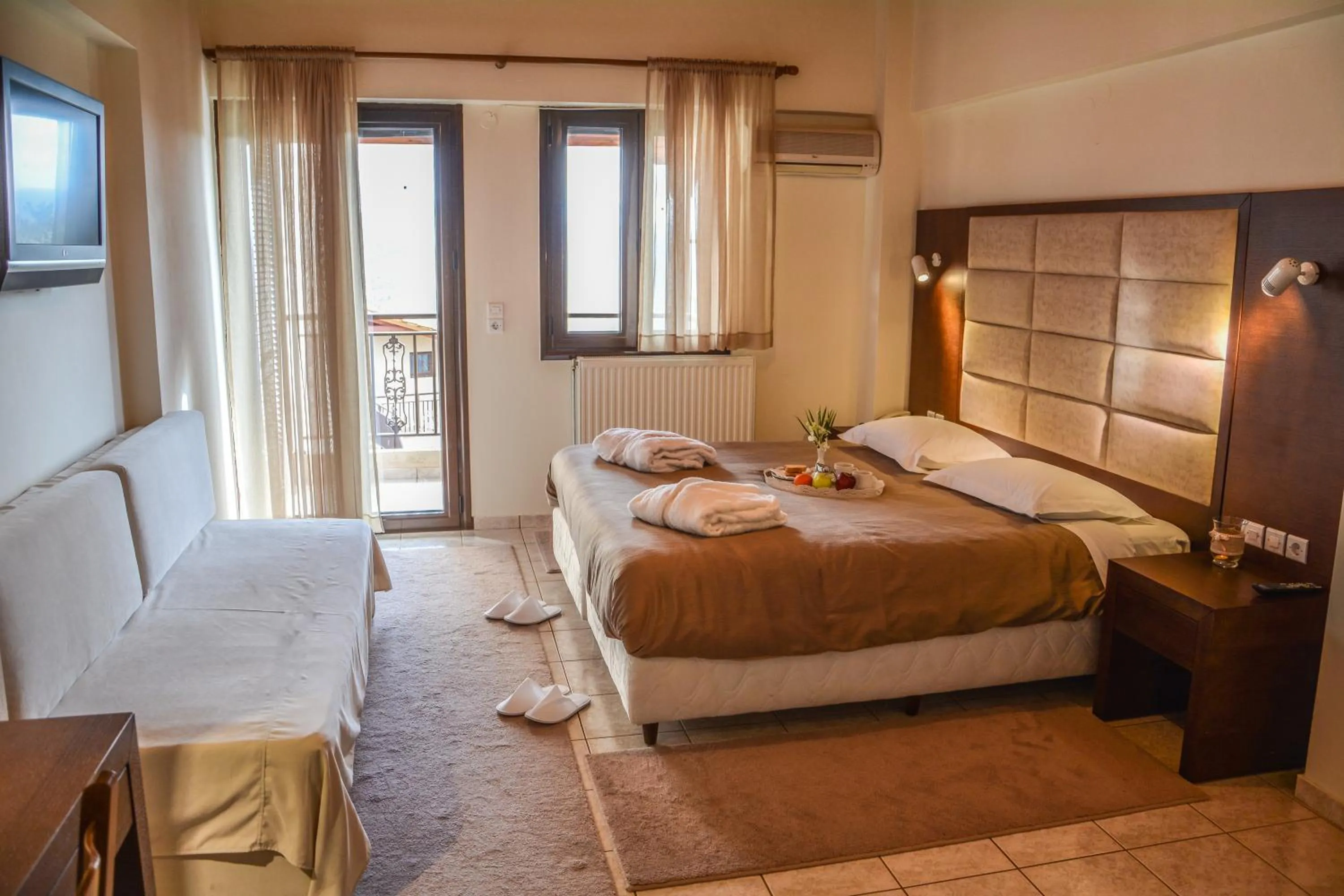 Photo of the whole room, Bed in Thermios Apollon