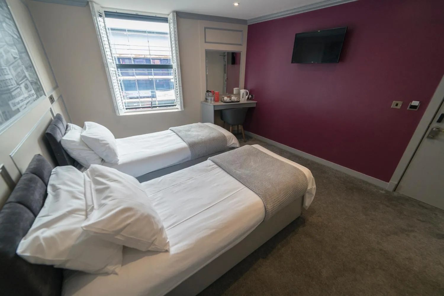 Premium 4 Bed Room in Central Station Hotel Liverpool