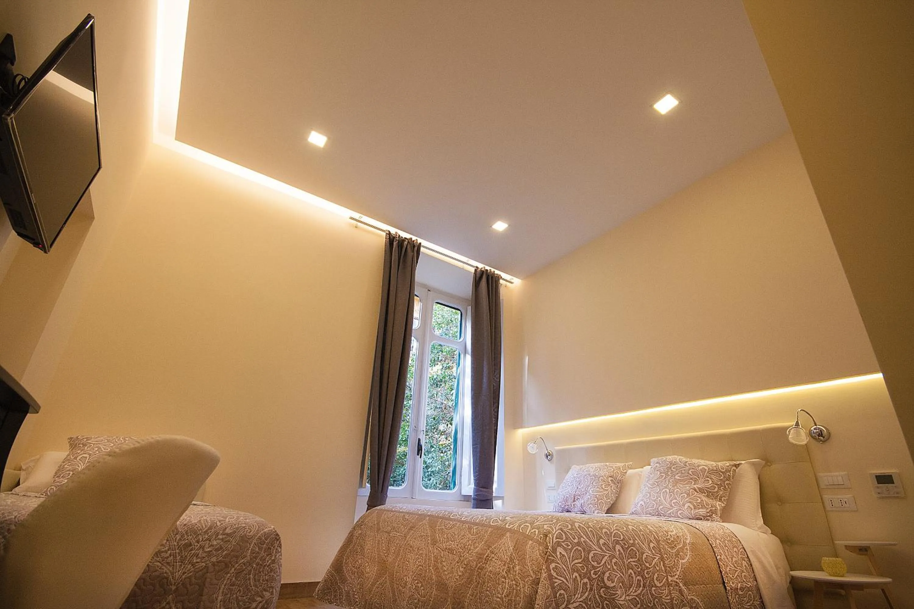 Decorative detail, Bed in Quiriti Vatican Relais