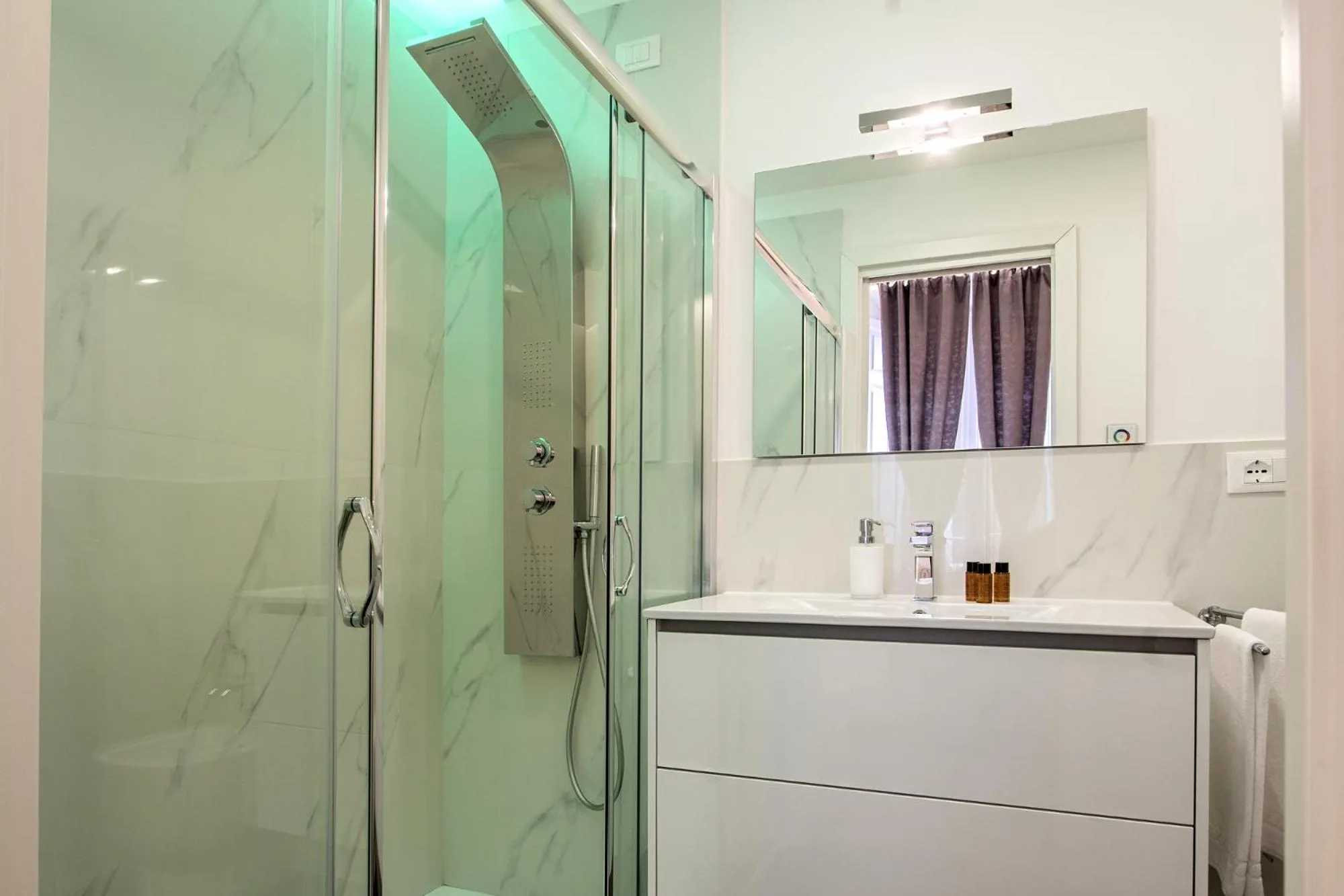 Bathroom in Quiriti Vatican Relais