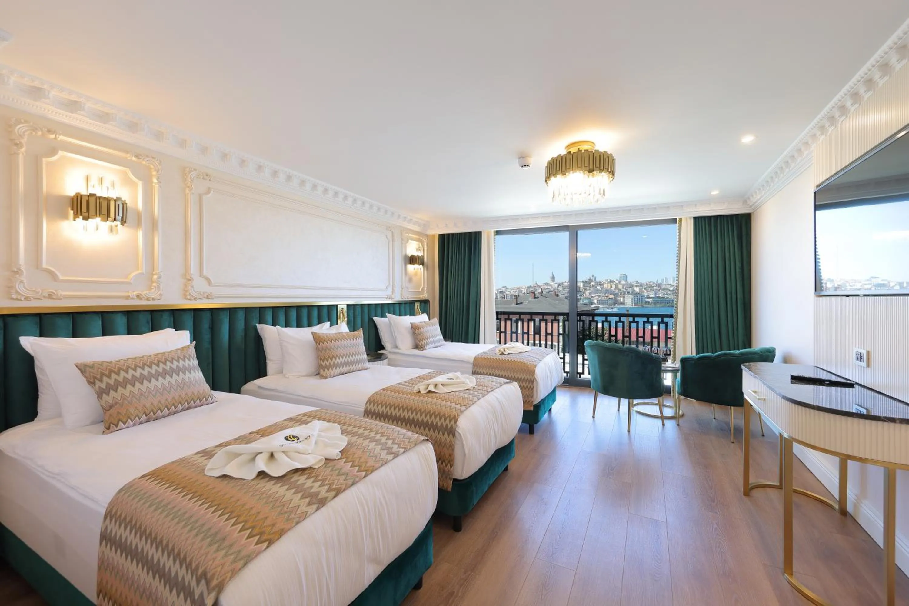Bed in Golden Horn Bosphorus Hotel
