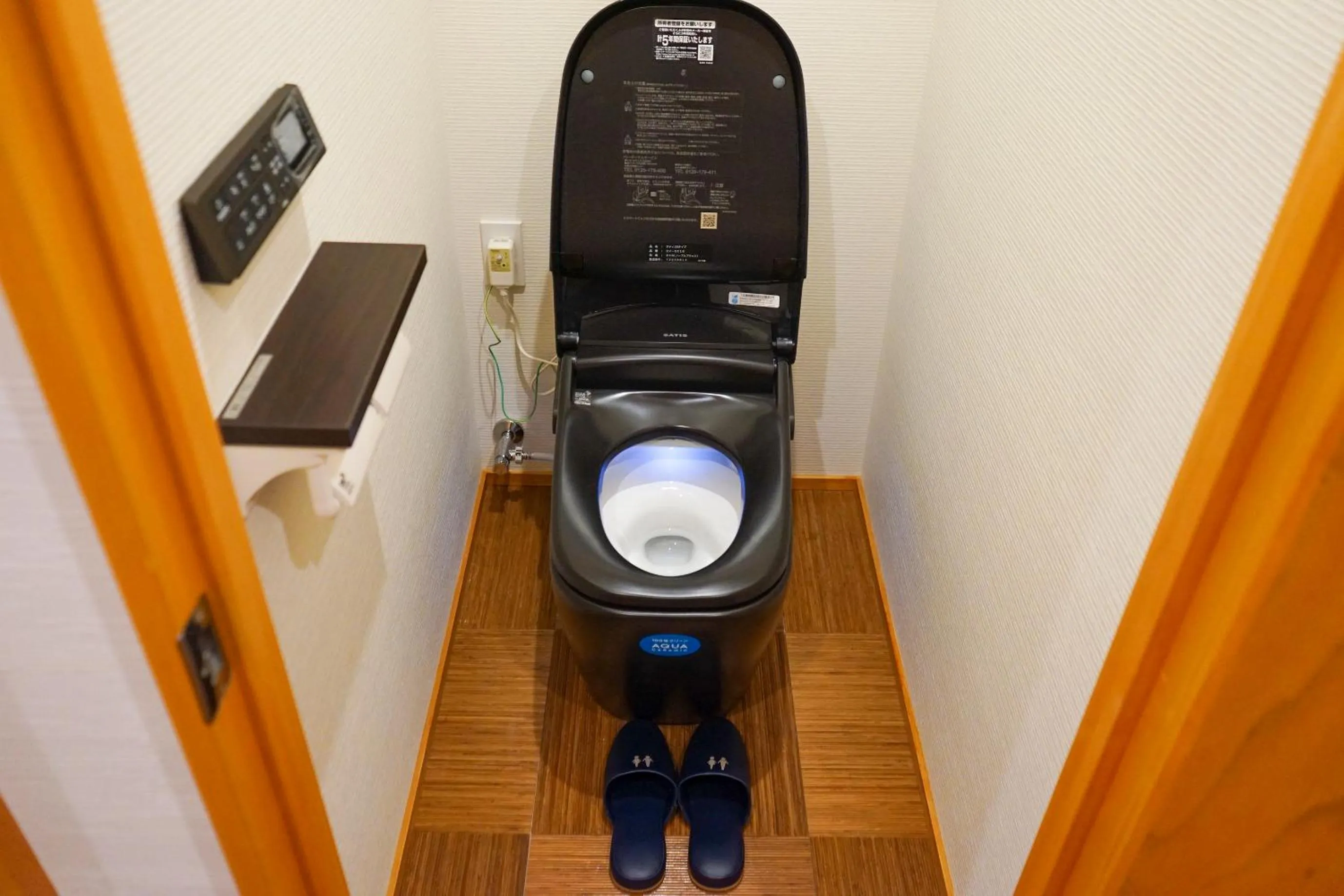 Toilet in ゲストハウス高円寺純情ホテル -Guest House Koenji Junjo Hotel-